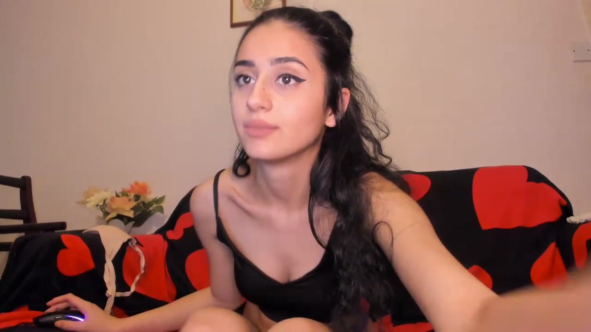 Gallery image thumbnail from SweetKellsey's myfreecams stream on, 02/04/2023, 15:25 image 19 of 20