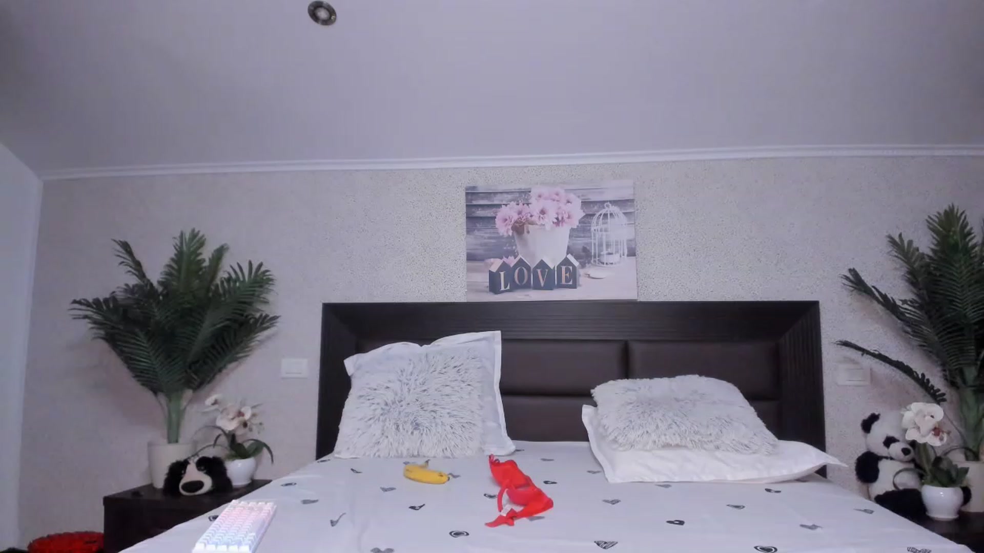 Gallery image thumbnail from SweetKellsey's myfreecams stream on, 06/24/2023, 10:32 image 15 of 20