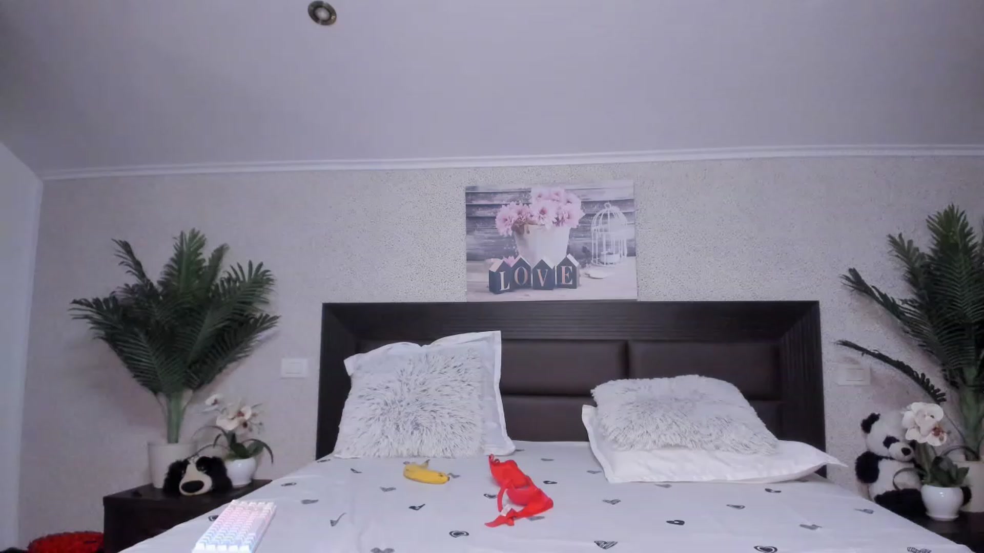 Gallery image thumbnail from SweetKellsey's myfreecams stream on, 06/24/2023, 10:32 image 16 of 20