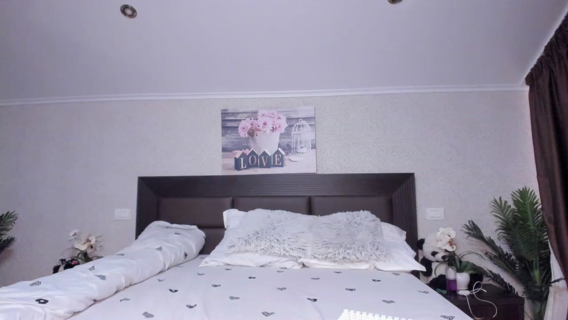 Gallery image thumbnail from SweetKellsey's myfreecams stream on, 06/26/2023, 11:37 image 6 of 20