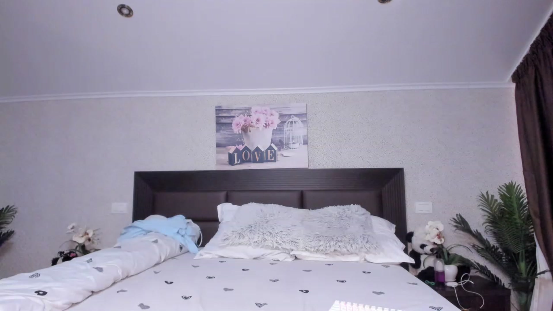 Gallery image thumbnail from SweetKellsey's myfreecams stream on, 06/26/2023, 11:37 image 4 of 20