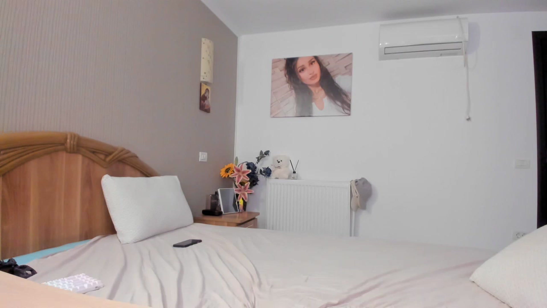 Gallery image thumbnail from SweetKellsey's myfreecams stream on, 07/19/2023, 13:16 image 8 of 20