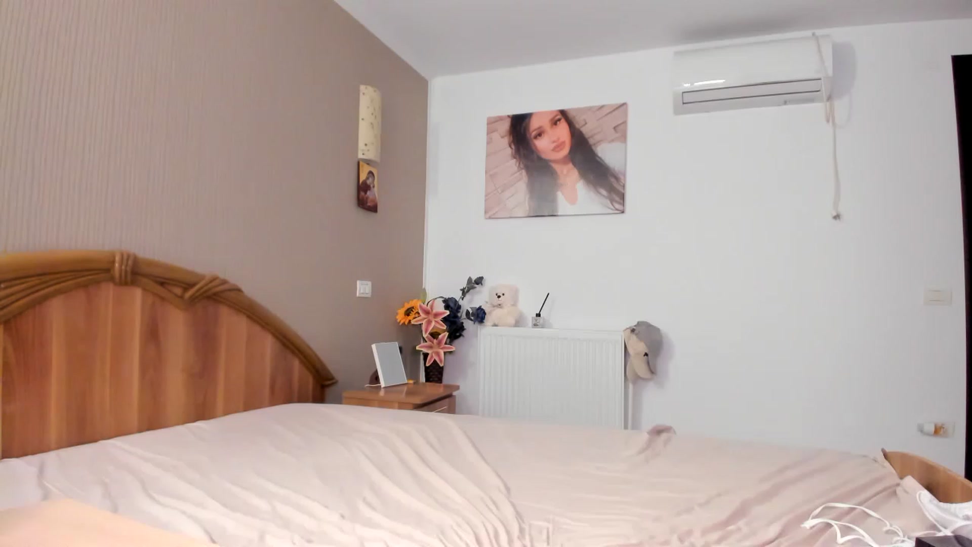 Gallery image thumbnail from SweetKellsey's myfreecams stream on, 07/23/2023, 11:57 image 17 of 20
