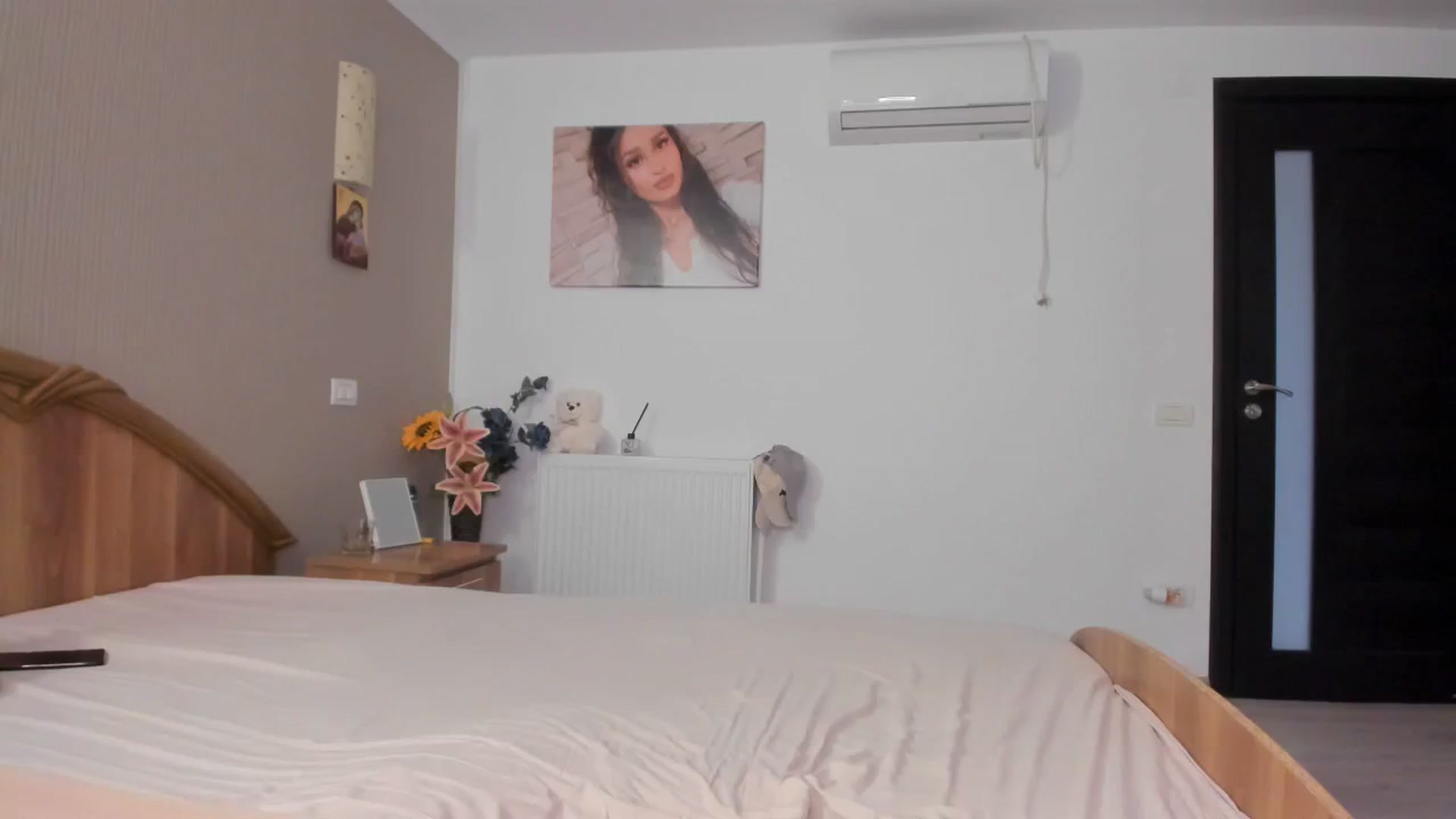 Gallery image thumbnail from SweetKellsey's myfreecams stream on, 07/24/2023, 12:23 image 16 of 20