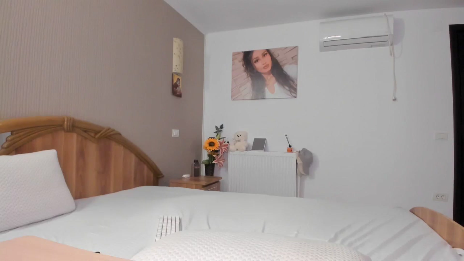 Gallery image thumbnail from SweetKellsey's myfreecams stream on, 07/31/2023, 08:36 image 15 of 20