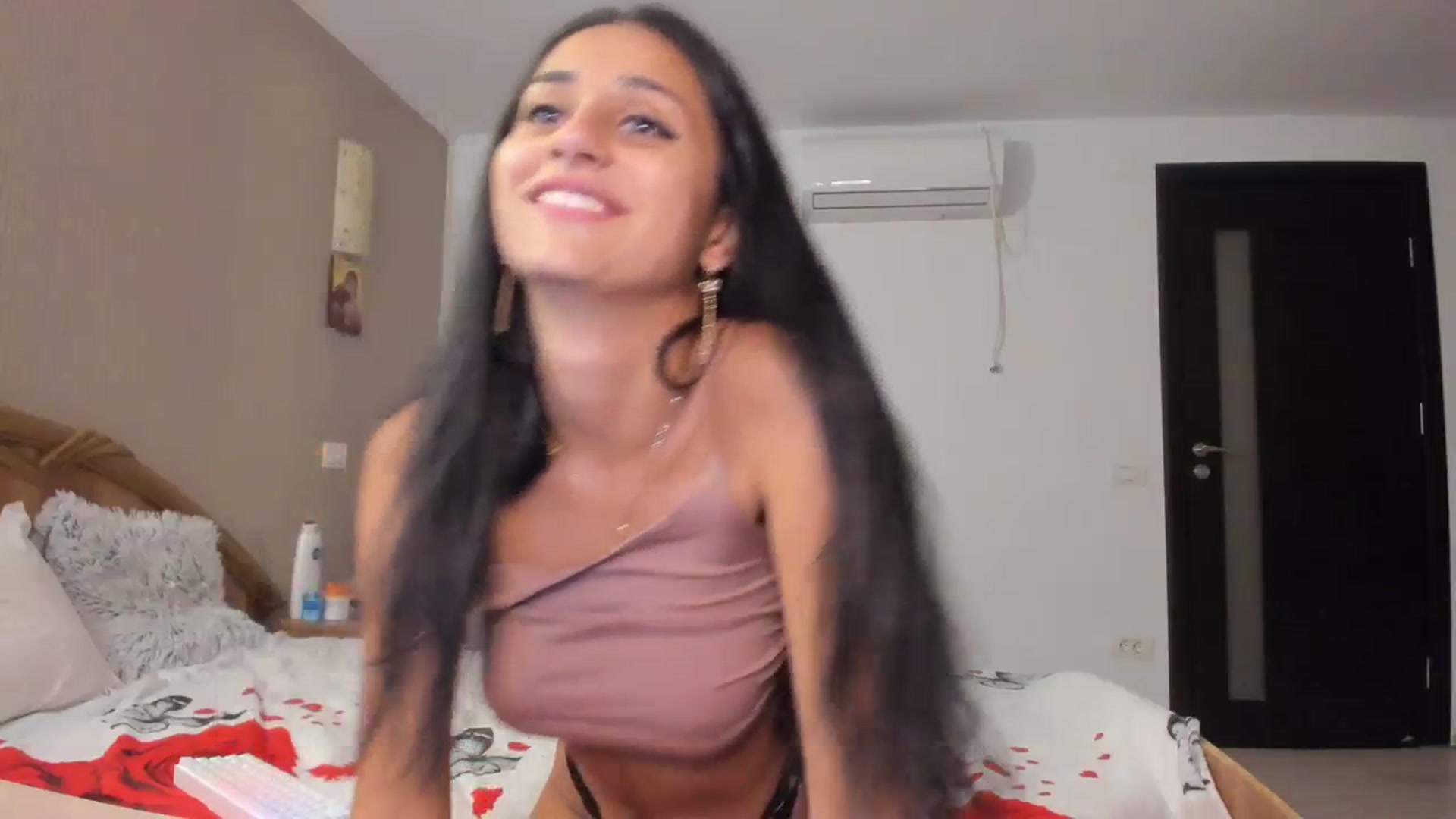 Gallery image thumbnail from SweetKellsey's myfreecams stream on, 09/04/2023, 21:45 image 19 of 20
