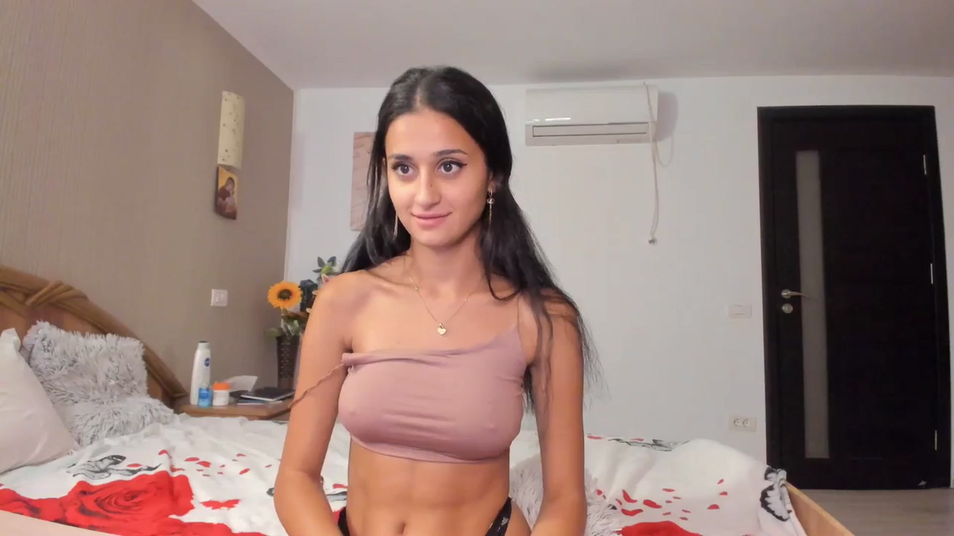 Gallery image thumbnail from SweetKellsey's myfreecams stream on, 09/04/2023, 21:45 image 7 of 20