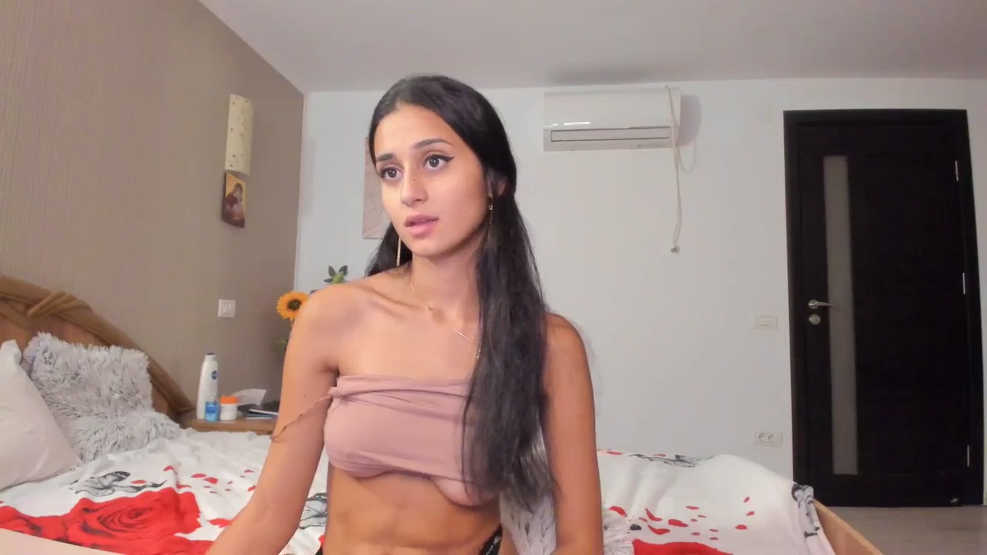 Gallery image thumbnail from SweetKellsey's myfreecams stream on, 09/04/2023, 21:45 image 12 of 20