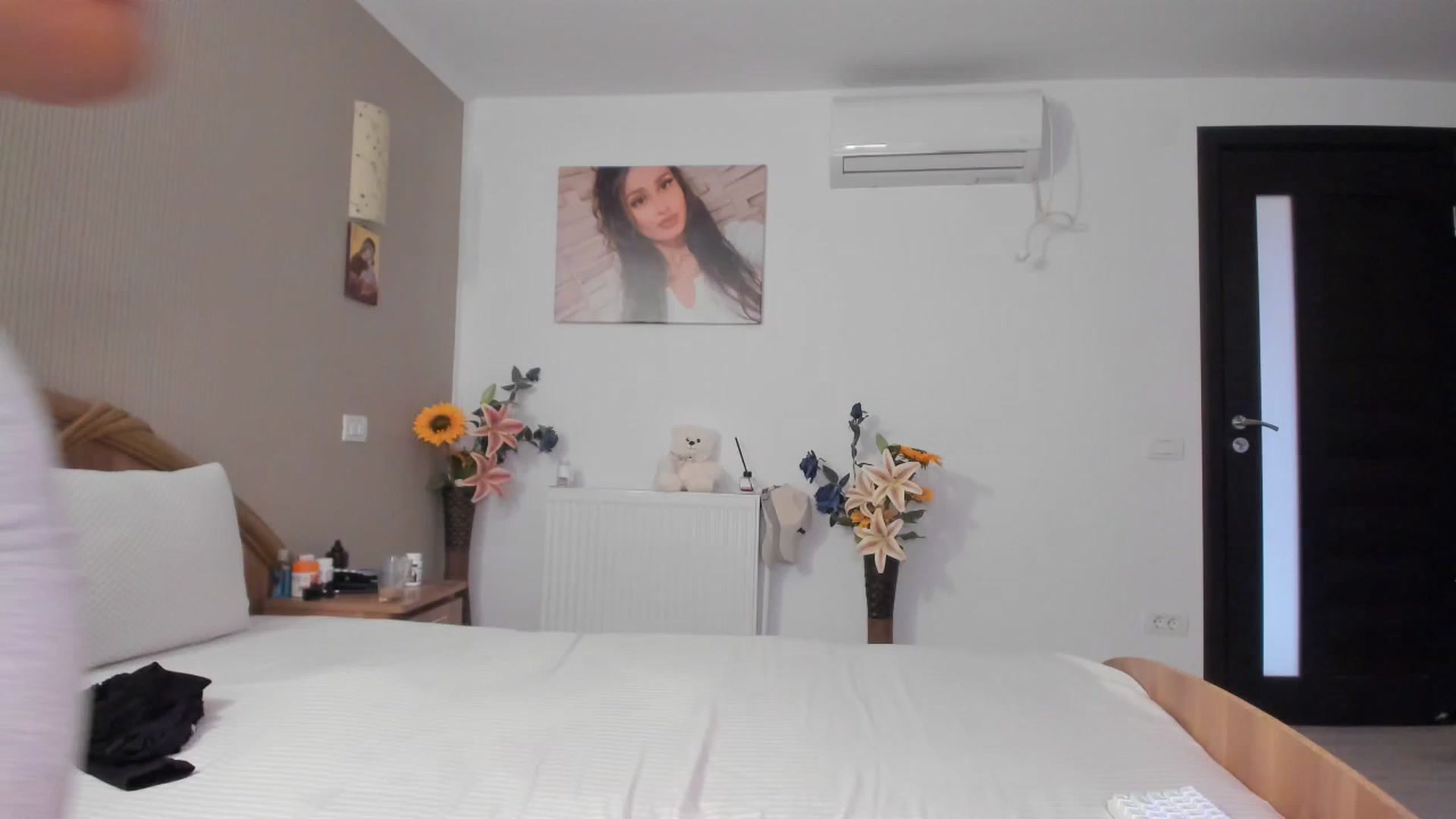 Gallery image thumbnail from SweetKellsey's myfreecams stream on, 10/10/2023, 12:43 image 9 of 20