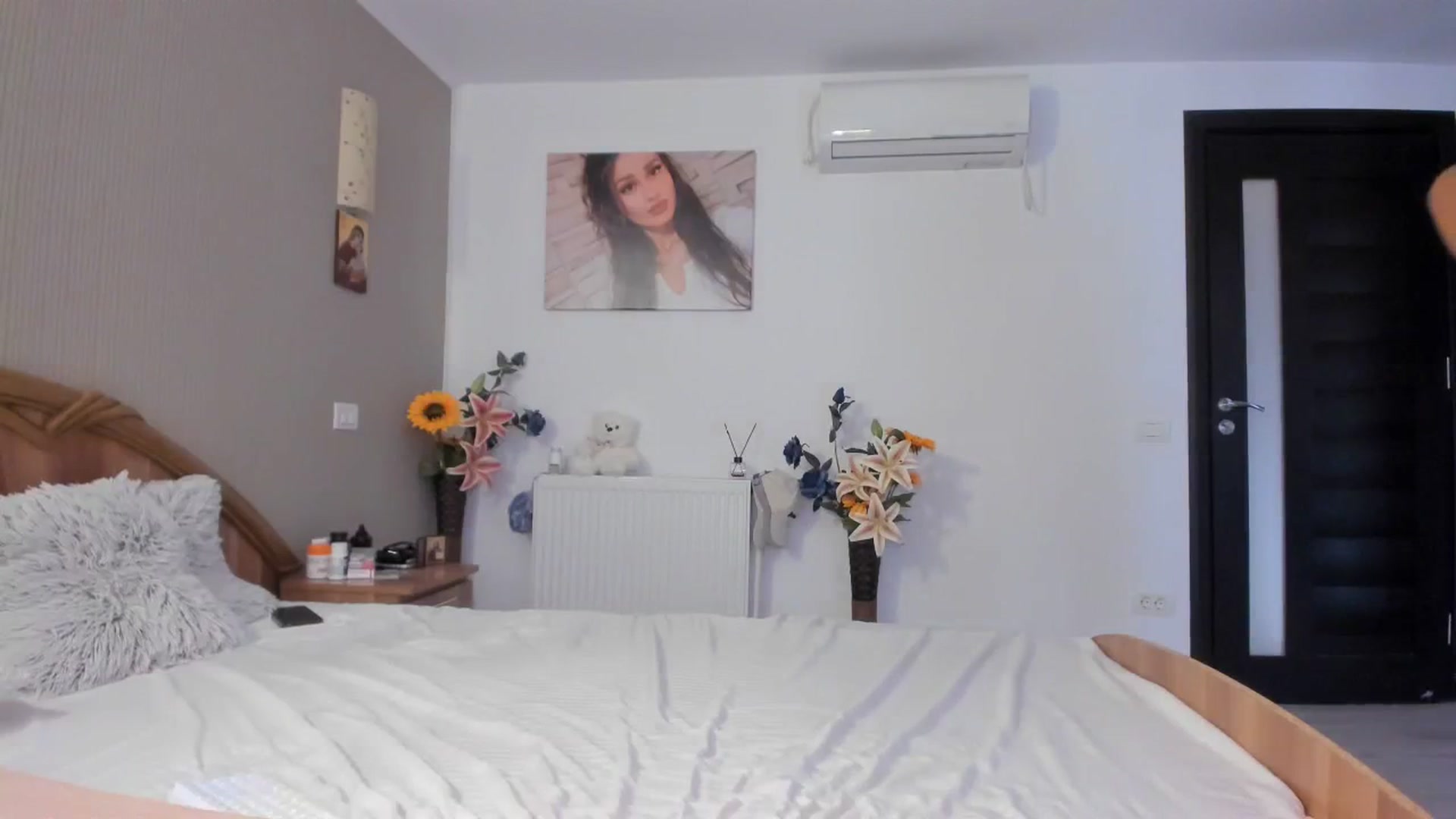 Gallery image thumbnail from SweetKellsey's myfreecams stream on, 10/25/2023, 13:37 image 13 of 20