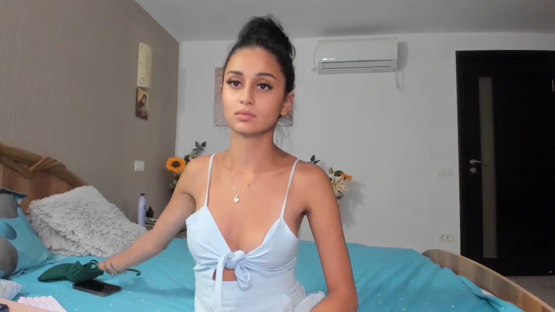 Gallery image thumbnail from SweetKellsey's myfreecams stream on, 10/28/2023, 24:01 image 7 of 20