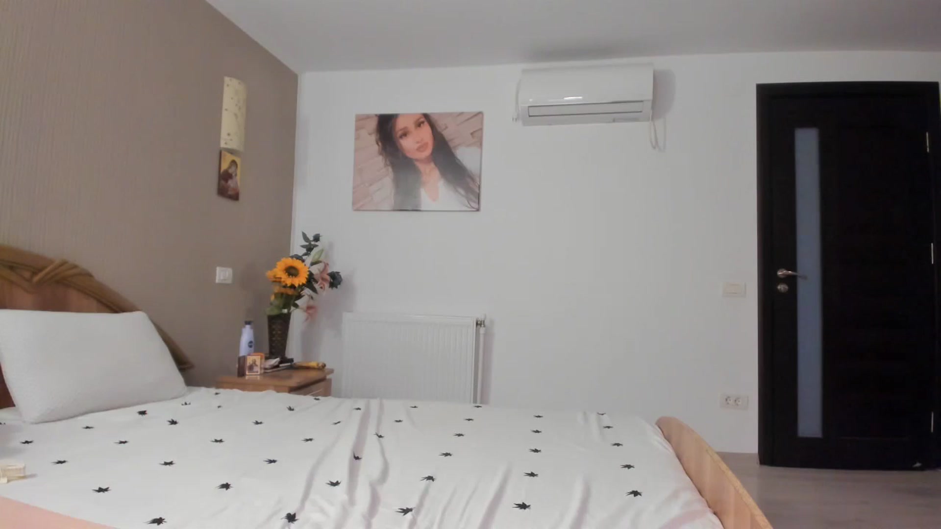 Gallery image thumbnail from SweetKellsey's myfreecams stream on, 11/18/2023, 12:00 image 19 of 20