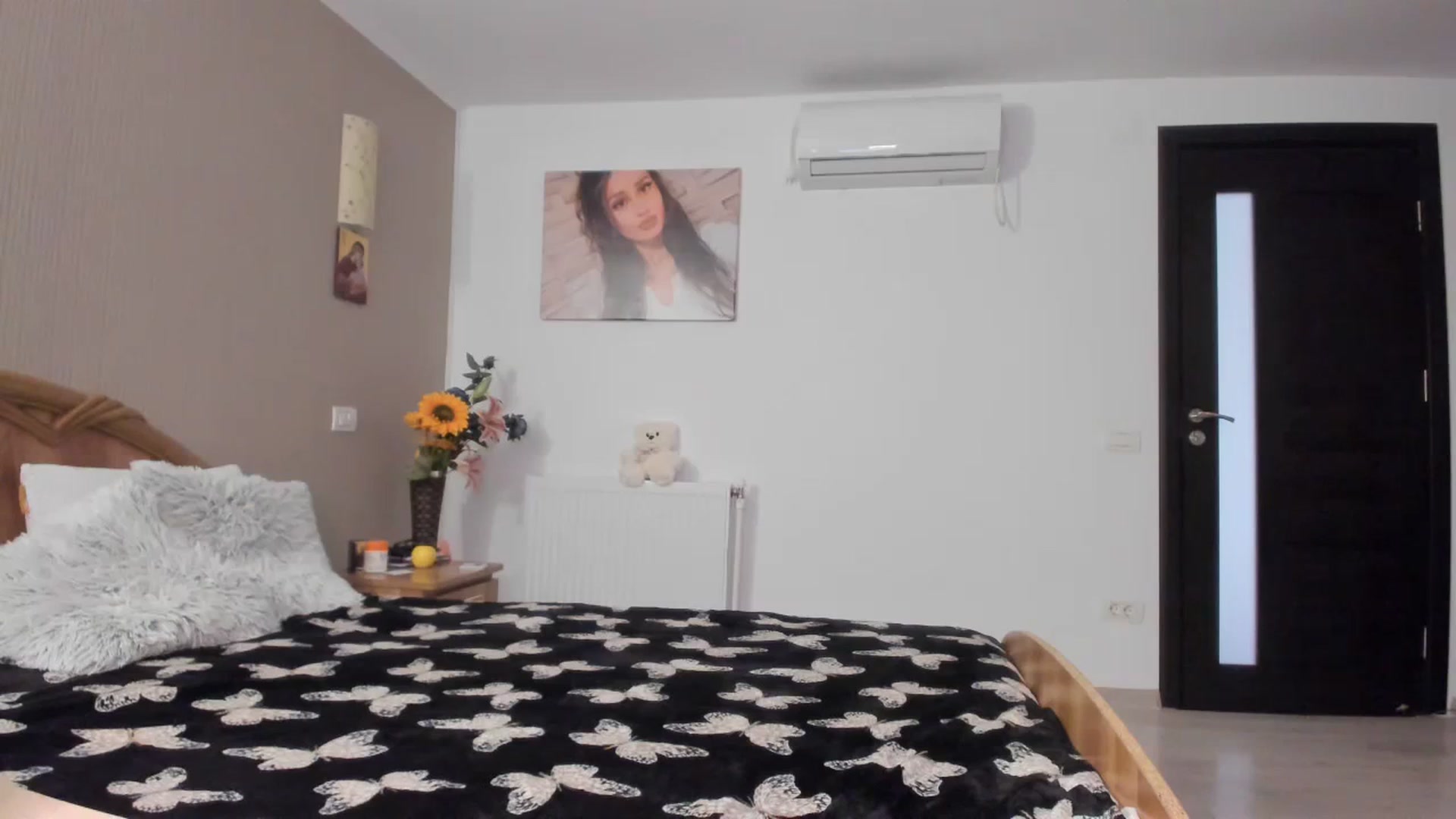 Gallery image thumbnail from SweetKellsey's myfreecams stream on, 11/30/2023, 13:22 image 14 of 20