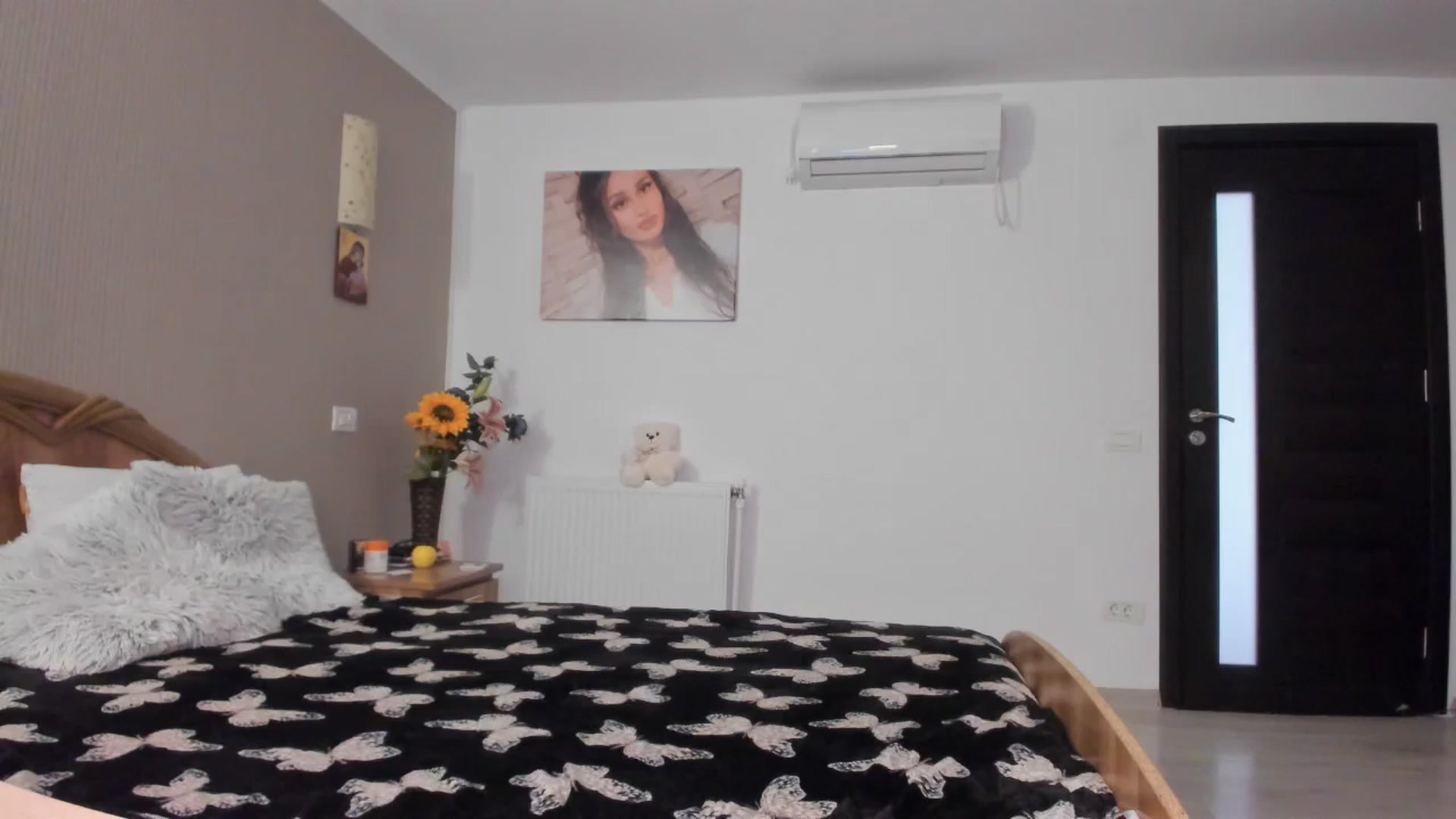 Gallery image thumbnail from SweetKellsey's myfreecams stream on, 11/30/2023, 13:22 image 3 of 20