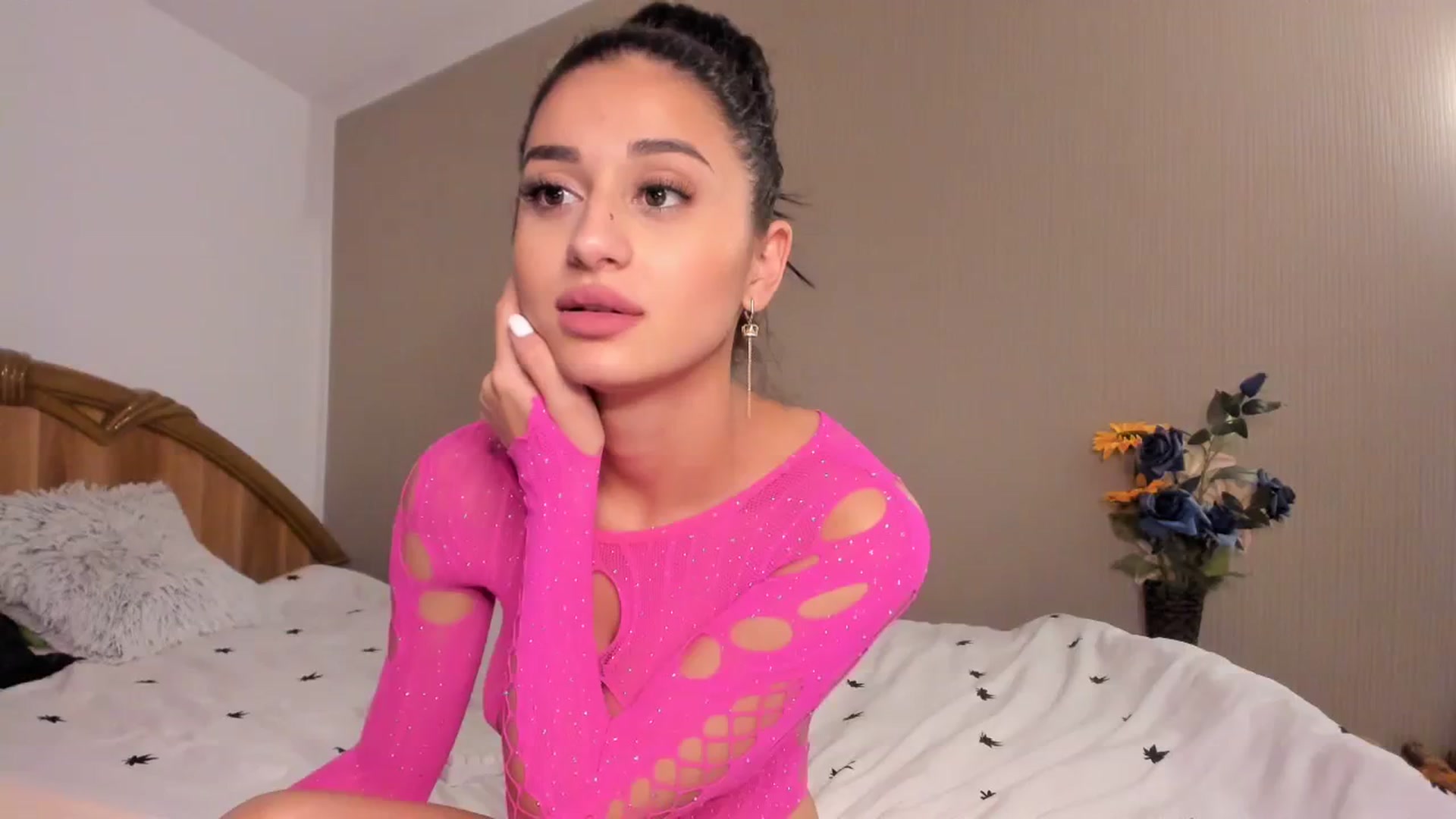 Gallery image thumbnail from SweetKellsey's myfreecams stream on, 02/14/2024, 01:44 image 10 of 20