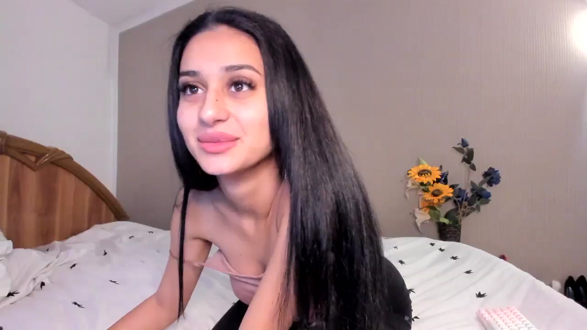 Gallery image thumbnail from SweetKellsey's myfreecams stream on, 03/26/2024, 08:34 image 6 of 20