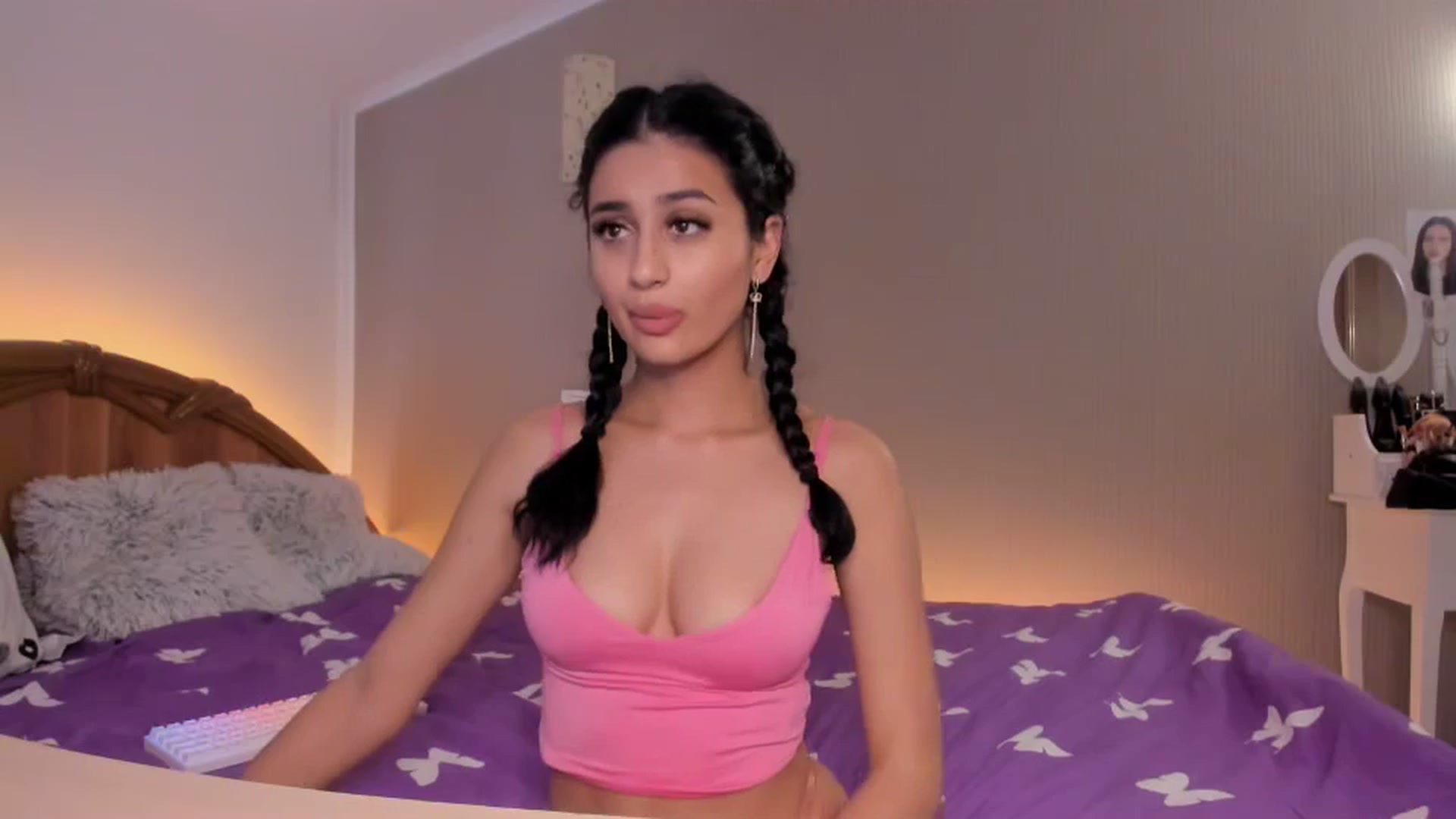 Gallery image thumbnail from SweetKellsey's myfreecams stream on, 05/04/2024, 11:56 image 7 of 20