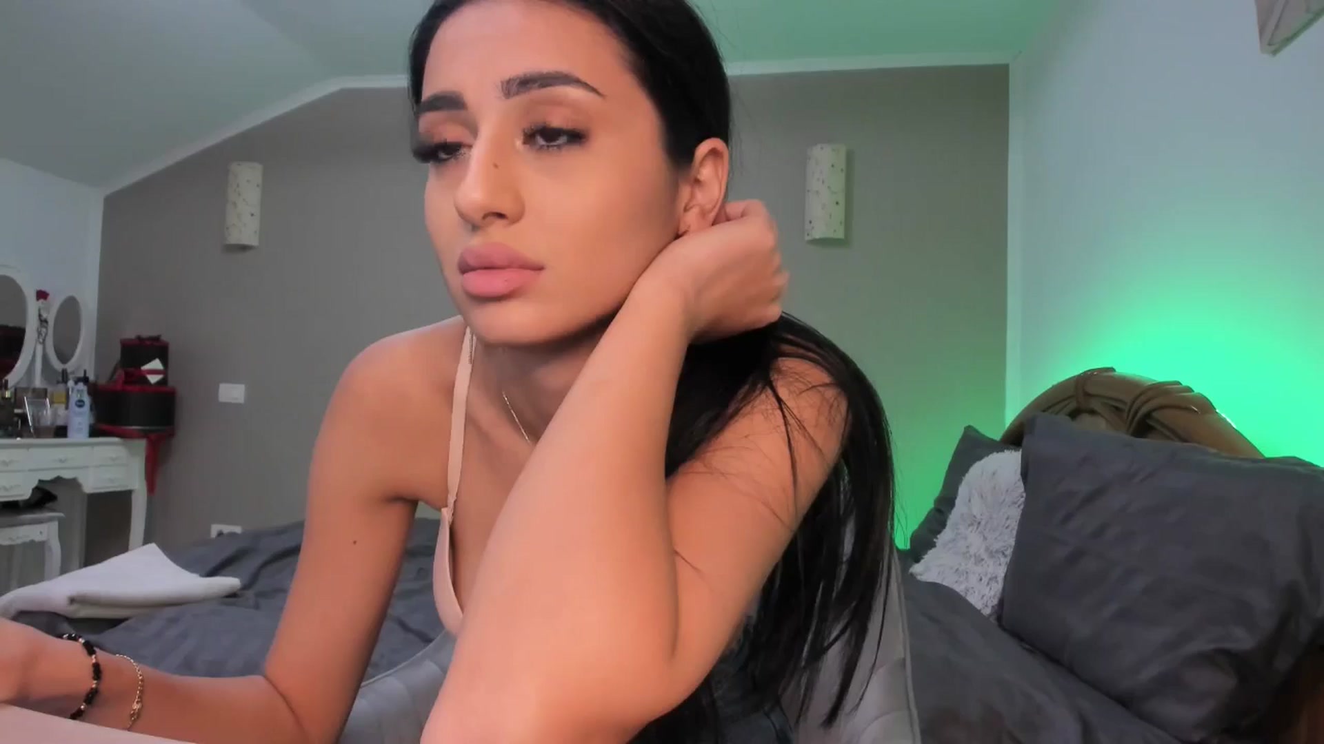 Gallery image thumbnail from SweetKellsey's myfreecams stream on, 11/21/2024, 15:22 image 6 of 20