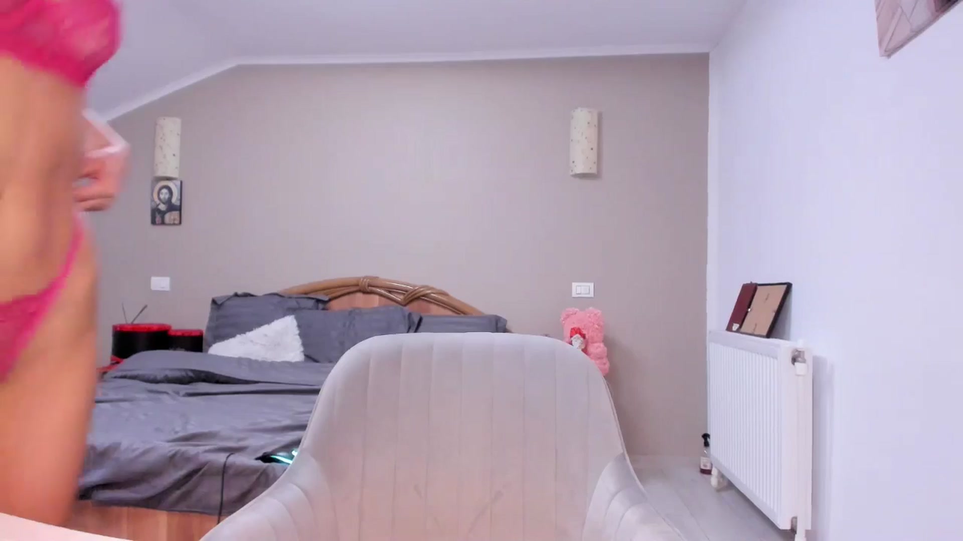 Gallery image thumbnail from SweetKellsey's myfreecams stream on, 12/21/2024, 20:33 image 15 of 20