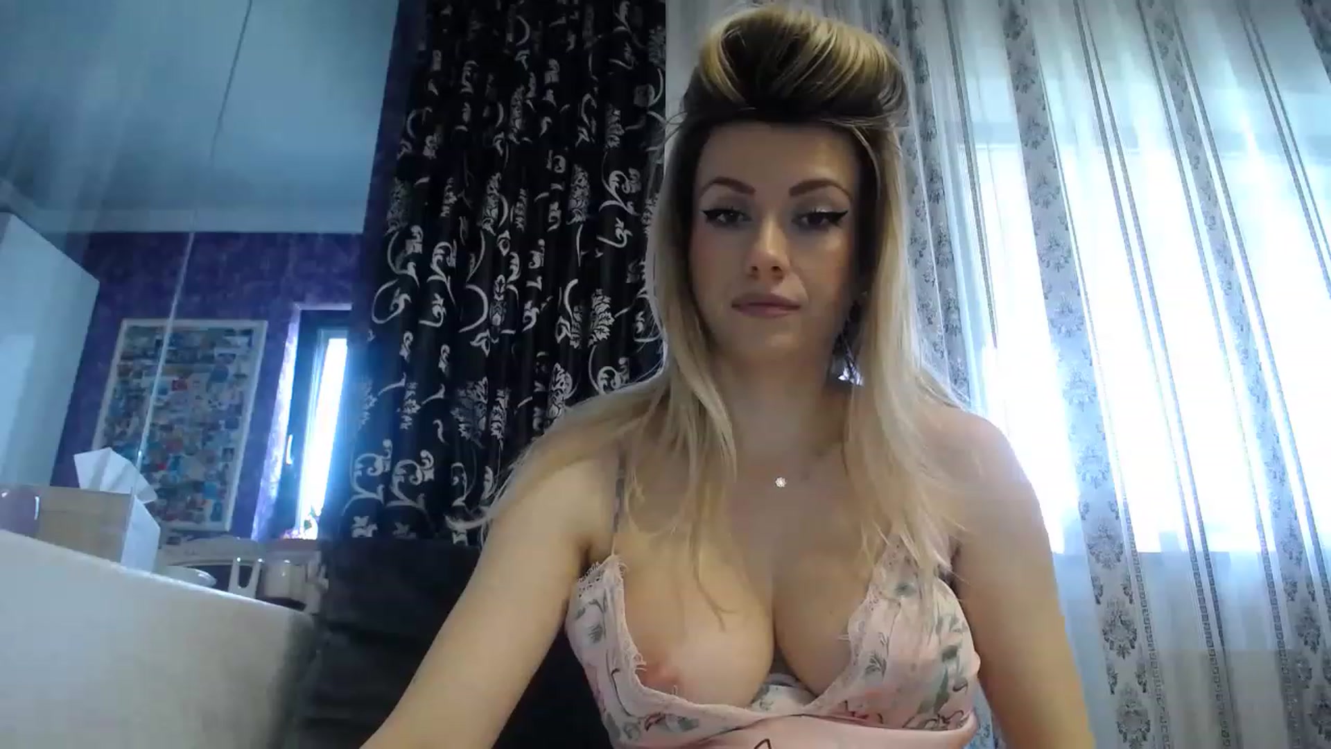 Gallery image thumbnail from SweetKimmmber's myfreecams stream on, 05/26/2023, 08:01 image 7 of 20
