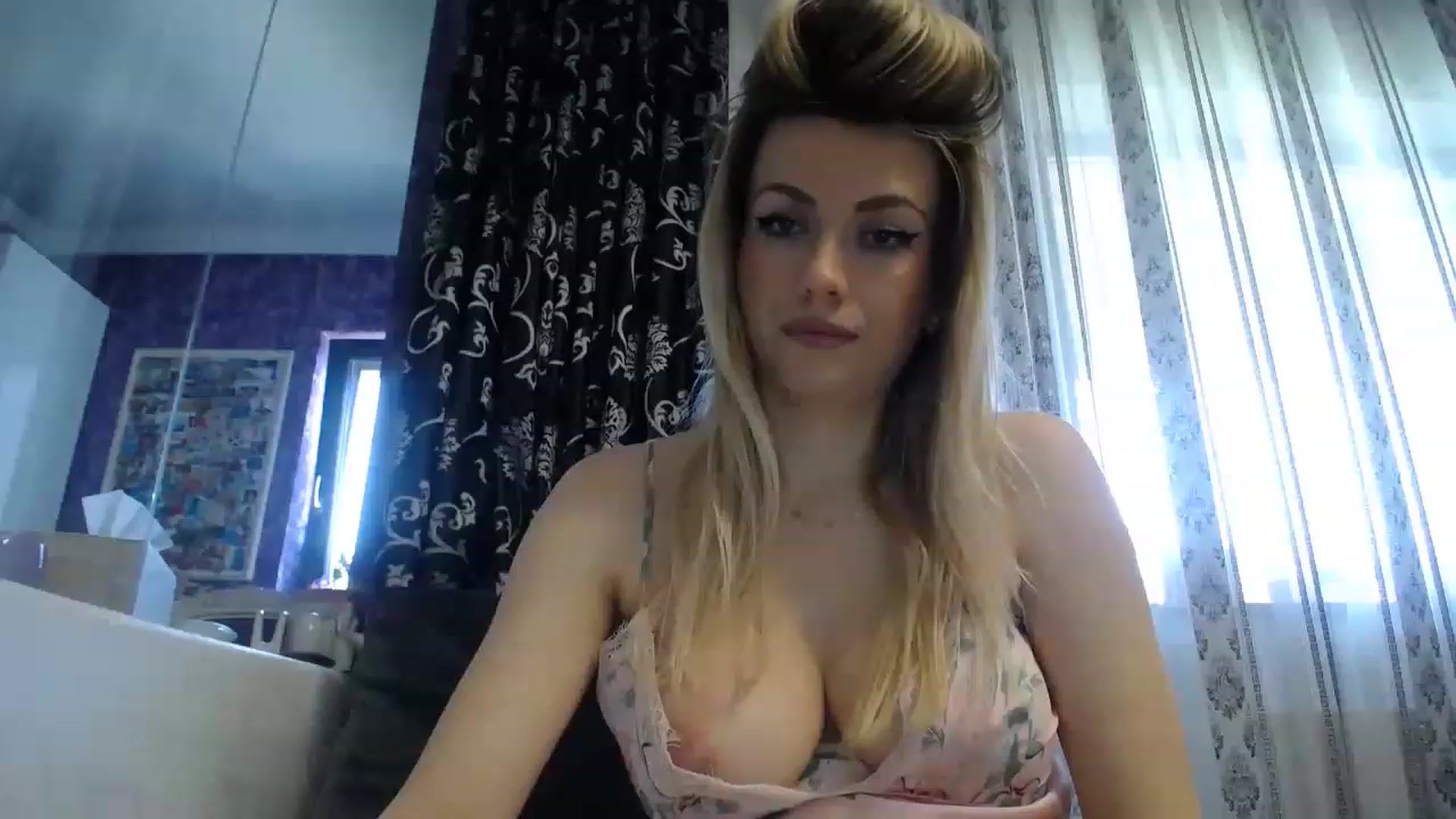 Gallery image thumbnail from SweetKimmmber's myfreecams stream on, 05/26/2023, 08:01 image 9 of 20