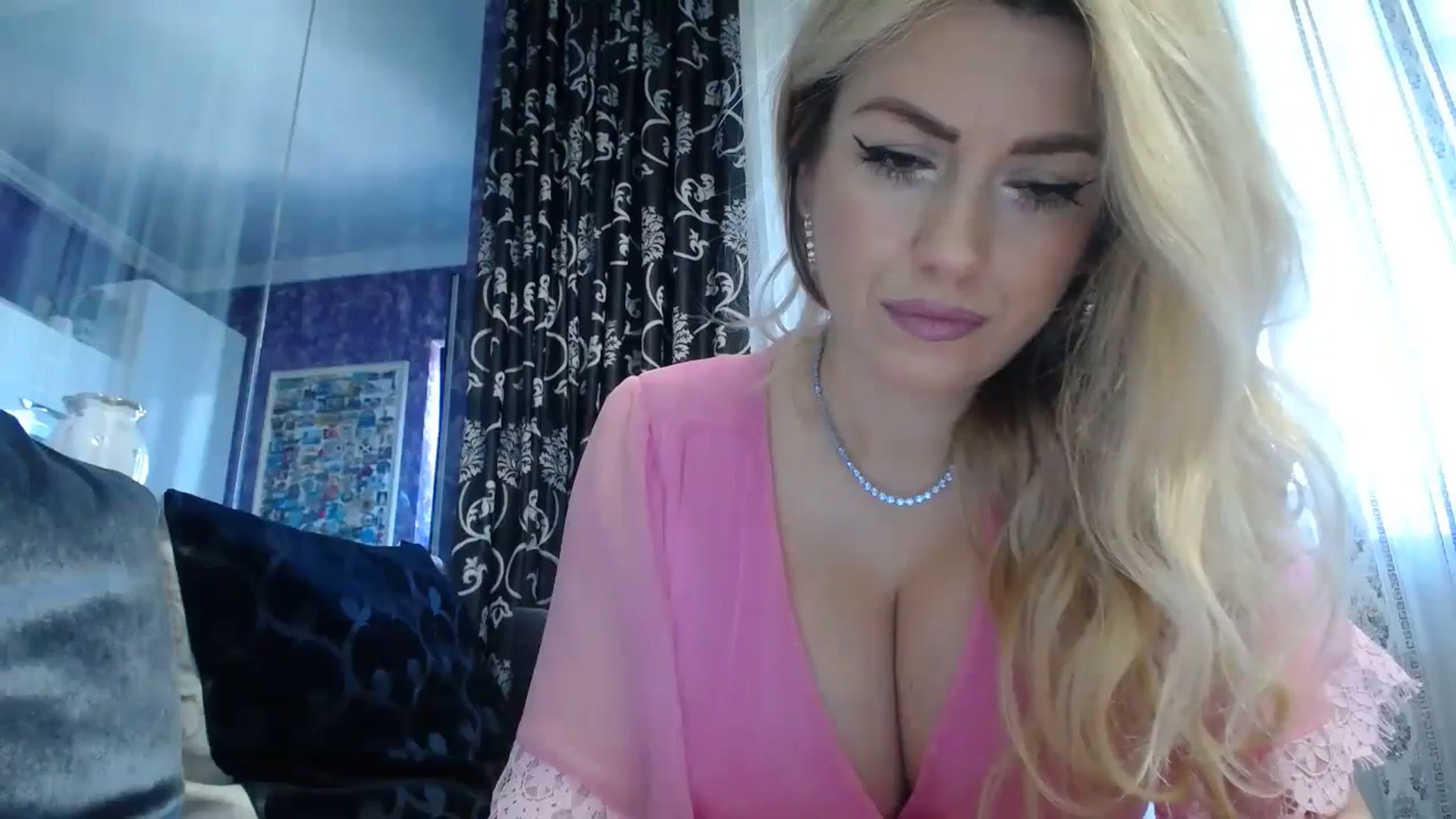 Gallery image thumbnail from SweetKimmmber's myfreecams stream on, 09/25/2023, 07:30 image 5 of 20