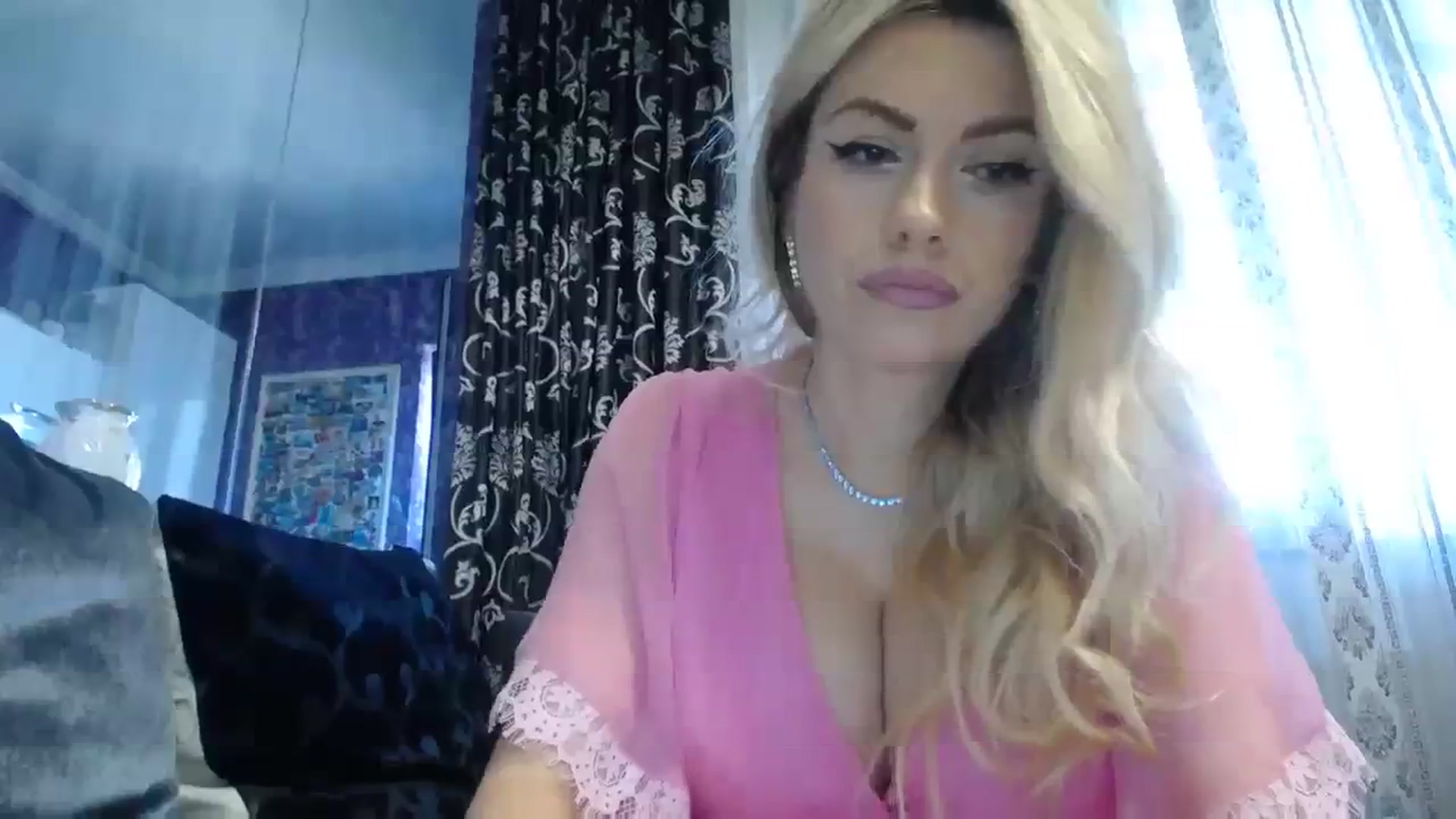 Gallery image thumbnail from SweetKimmmber's myfreecams stream on, 09/25/2023, 07:30 image 14 of 20