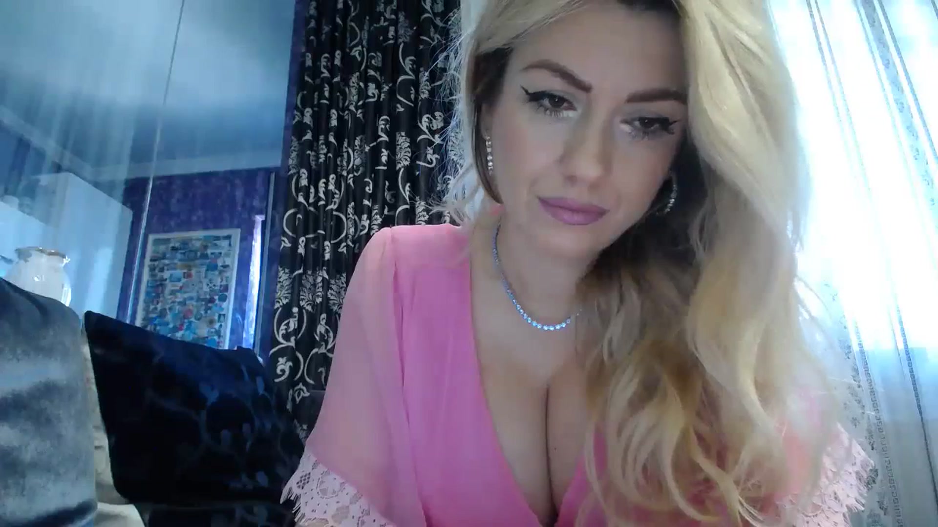 Gallery image thumbnail from SweetKimmmber's myfreecams stream on, 09/25/2023, 07:30 image 7 of 20