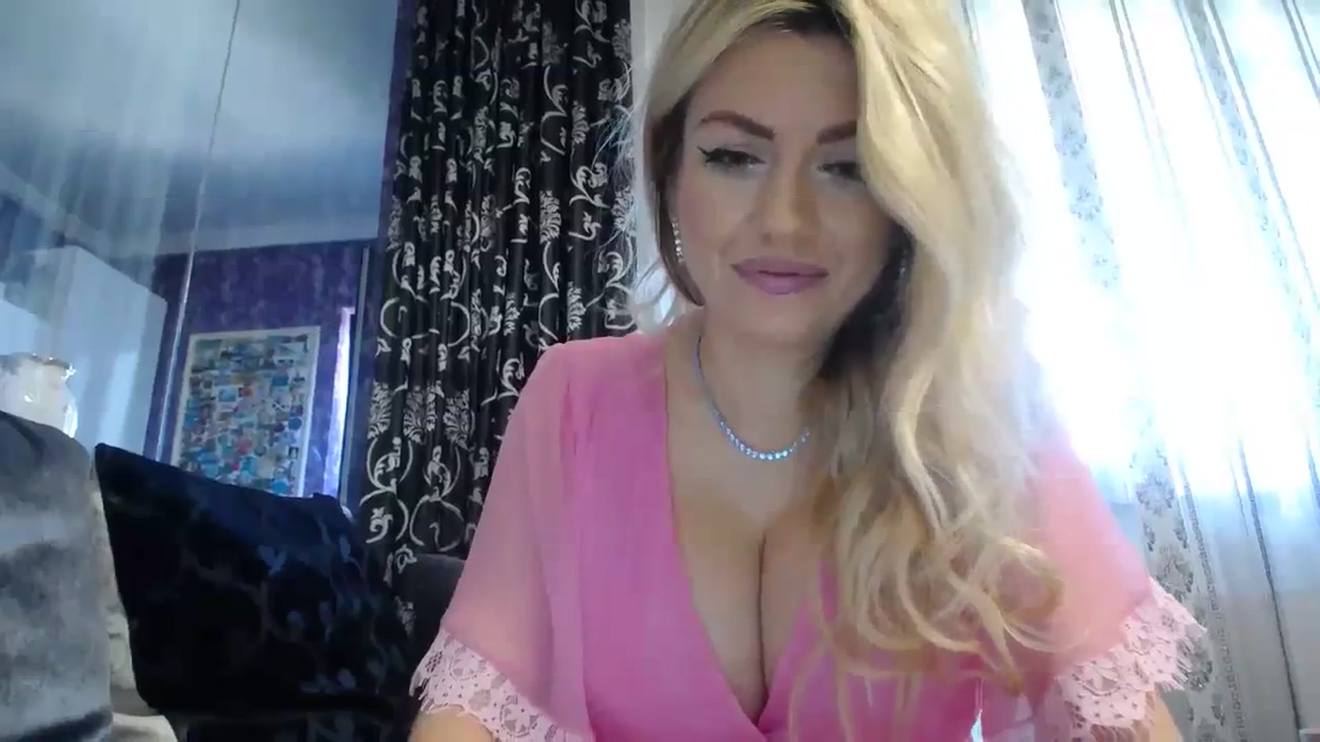 Gallery image thumbnail from SweetKimmmber's myfreecams stream on, 09/25/2023, 07:30 image 8 of 20