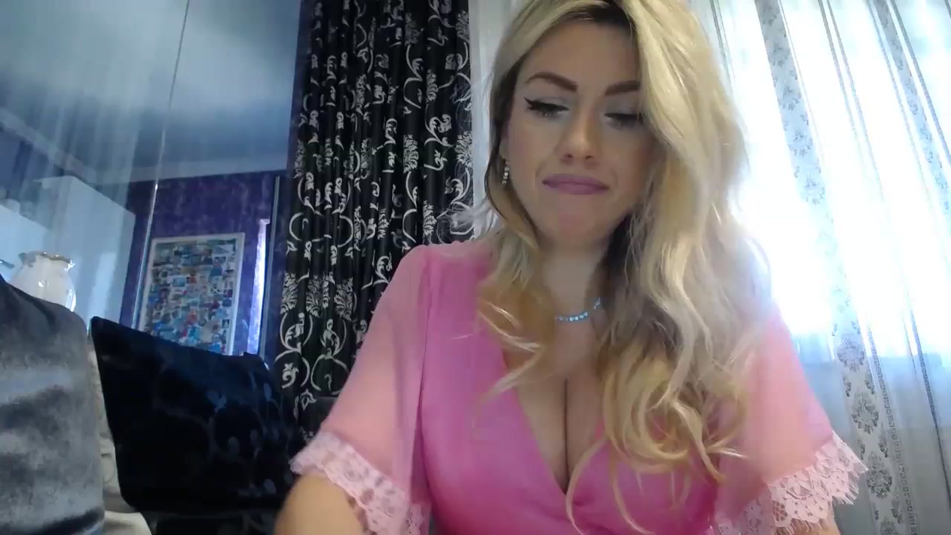 Gallery image thumbnail from SweetKimmmber's myfreecams stream on, 09/25/2023, 07:30 image 1 of 20