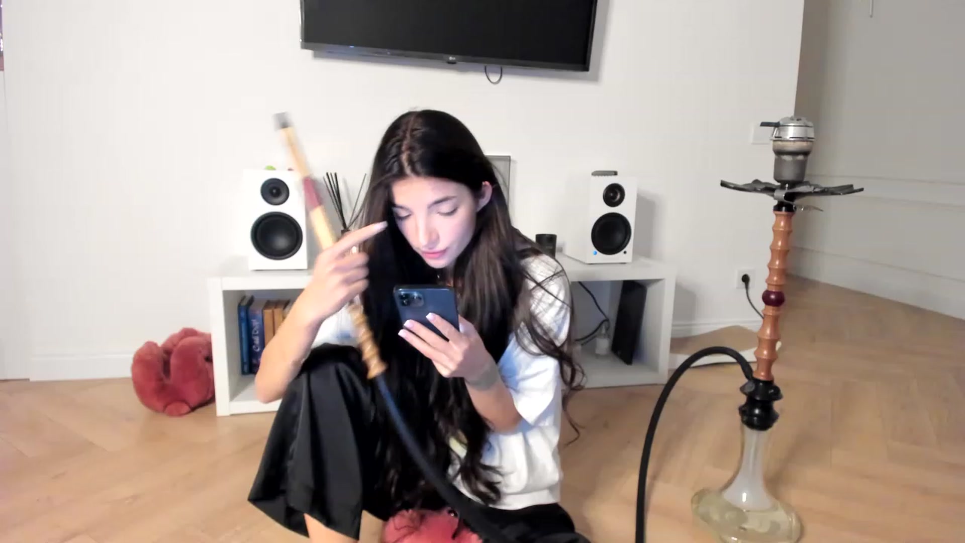 Gallery image thumbnail from SweetKlem's myfreecams stream on, 11/18/2022, 22:28 image 6 of 20