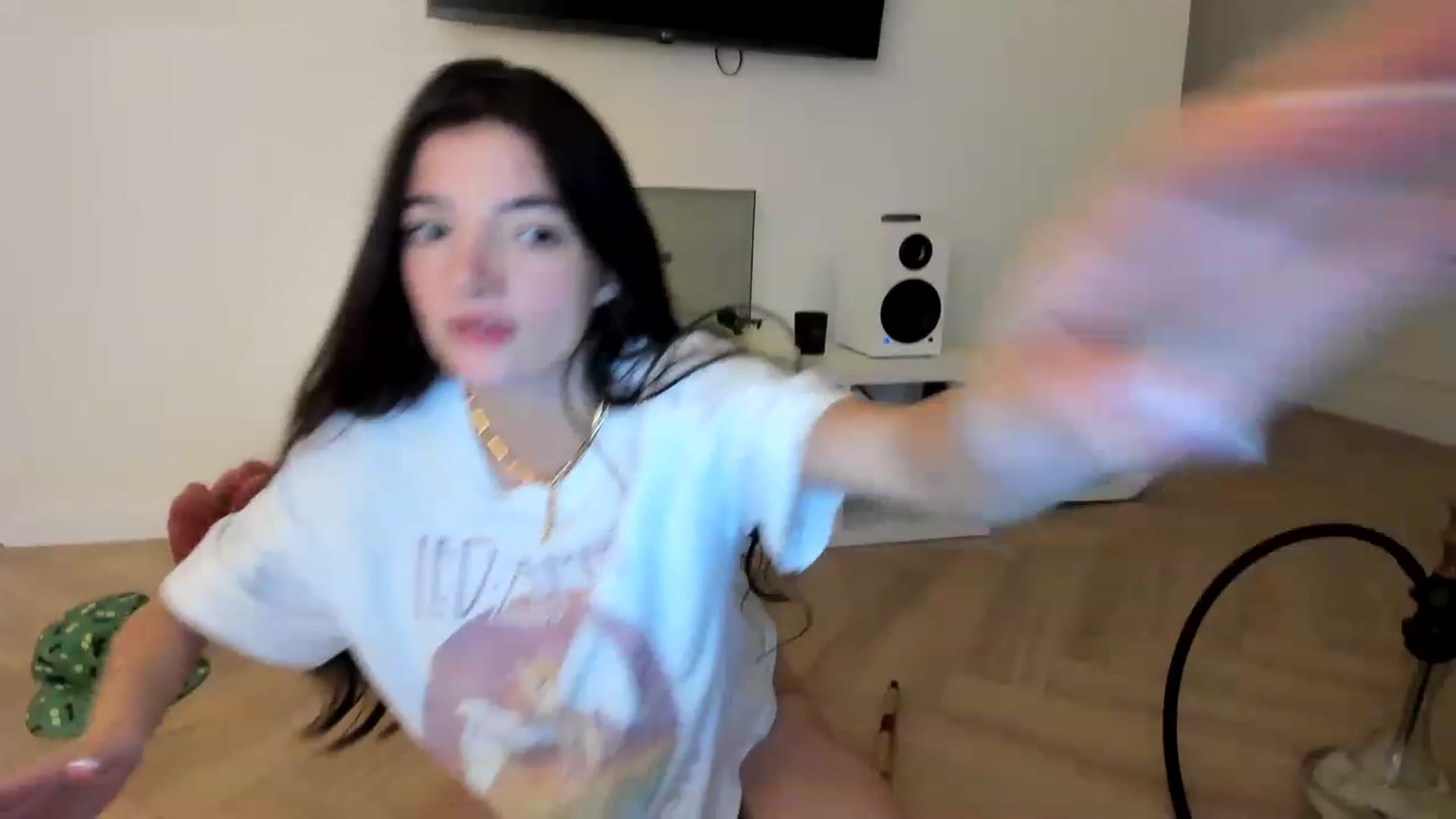 Gallery image thumbnail from SweetKlem's myfreecams stream on, 11/18/2022, 22:28 image 17 of 20