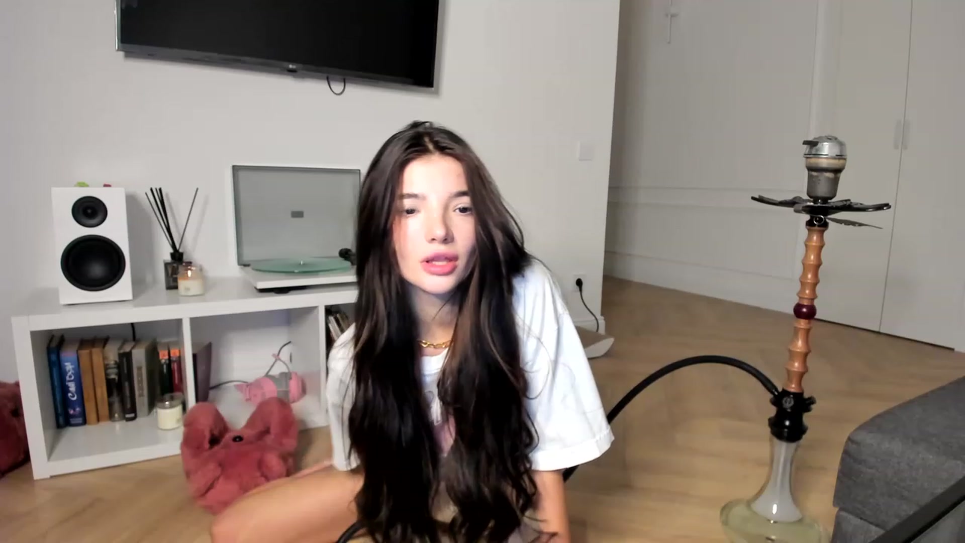 Gallery image thumbnail from SweetKlem's myfreecams stream on, 11/18/2022, 22:28 image 10 of 20