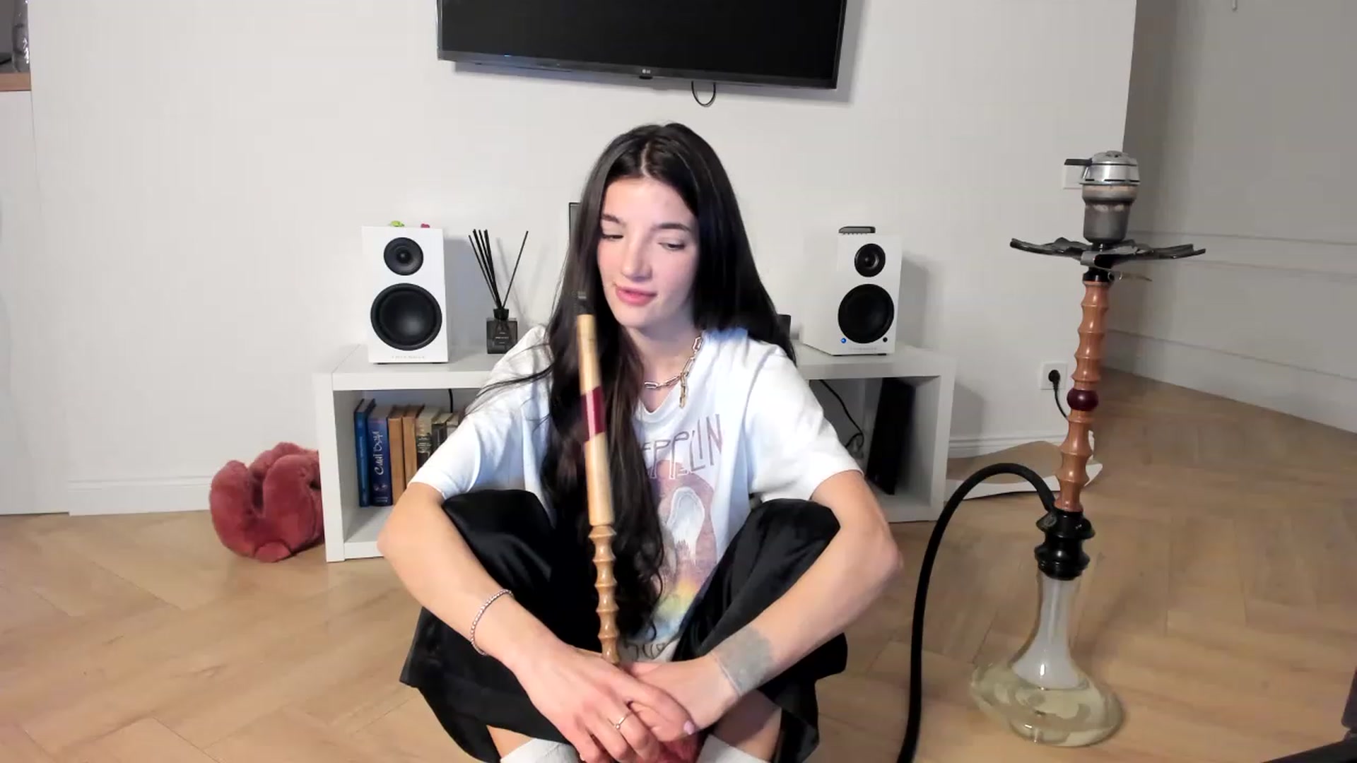 Gallery image thumbnail from SweetKlem's myfreecams stream on, 11/18/2022, 22:28 image 2 of 20
