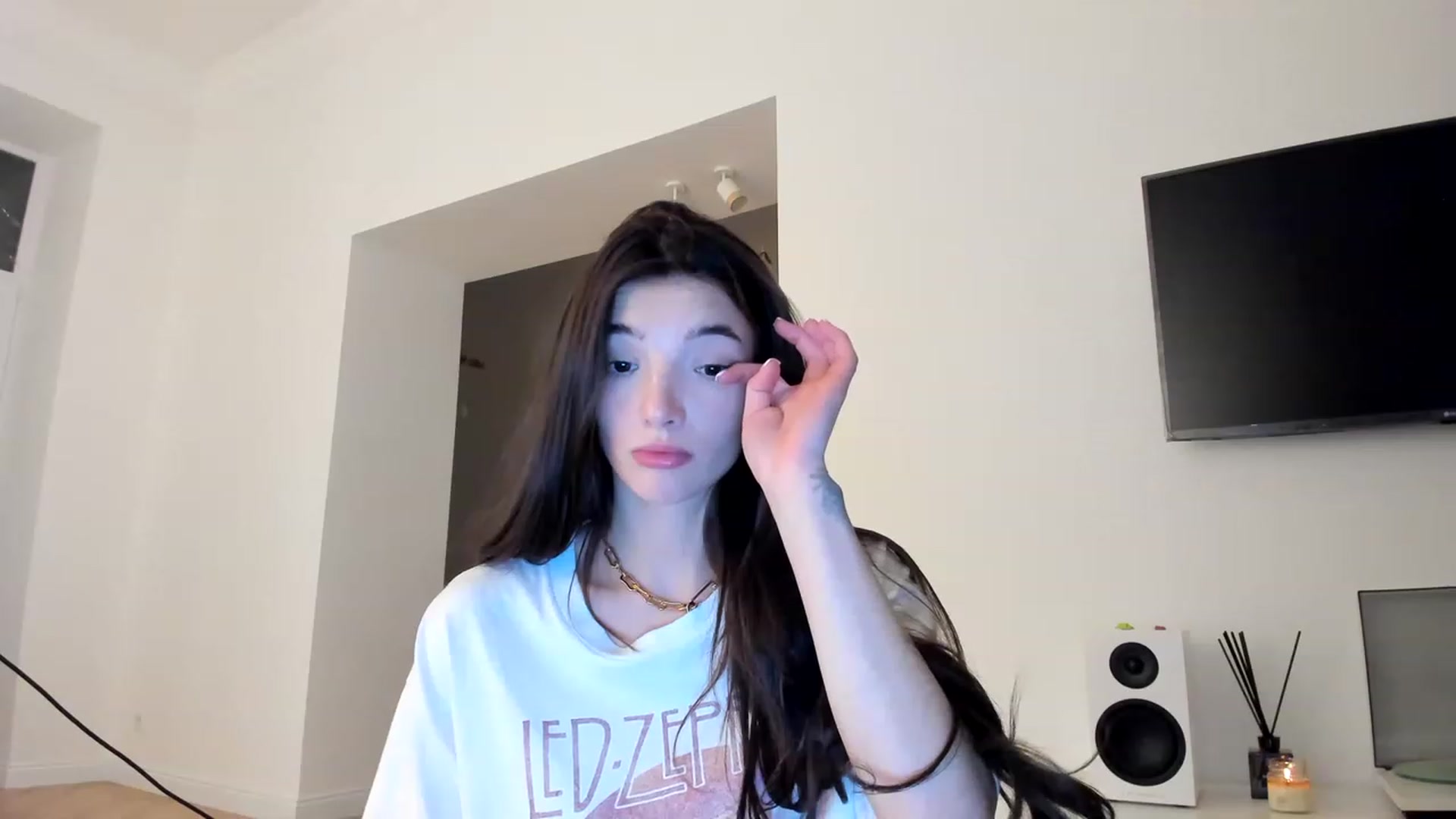 Gallery image thumbnail from SweetKlem's myfreecams stream on, 11/18/2022, 22:28 image 15 of 20