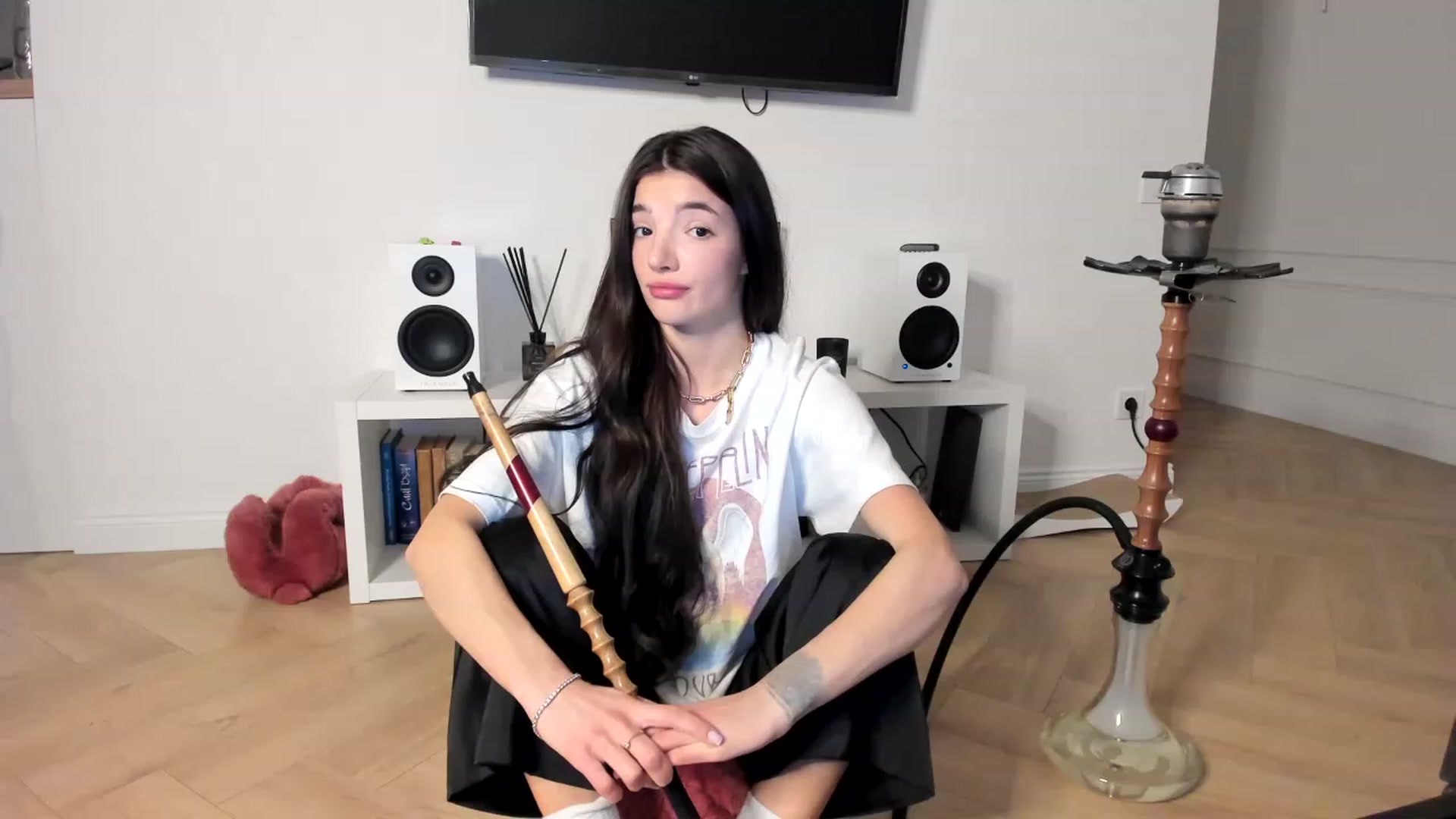 Gallery image thumbnail from SweetKlem's myfreecams stream on, 11/18/2022, 22:28 image 1 of 20