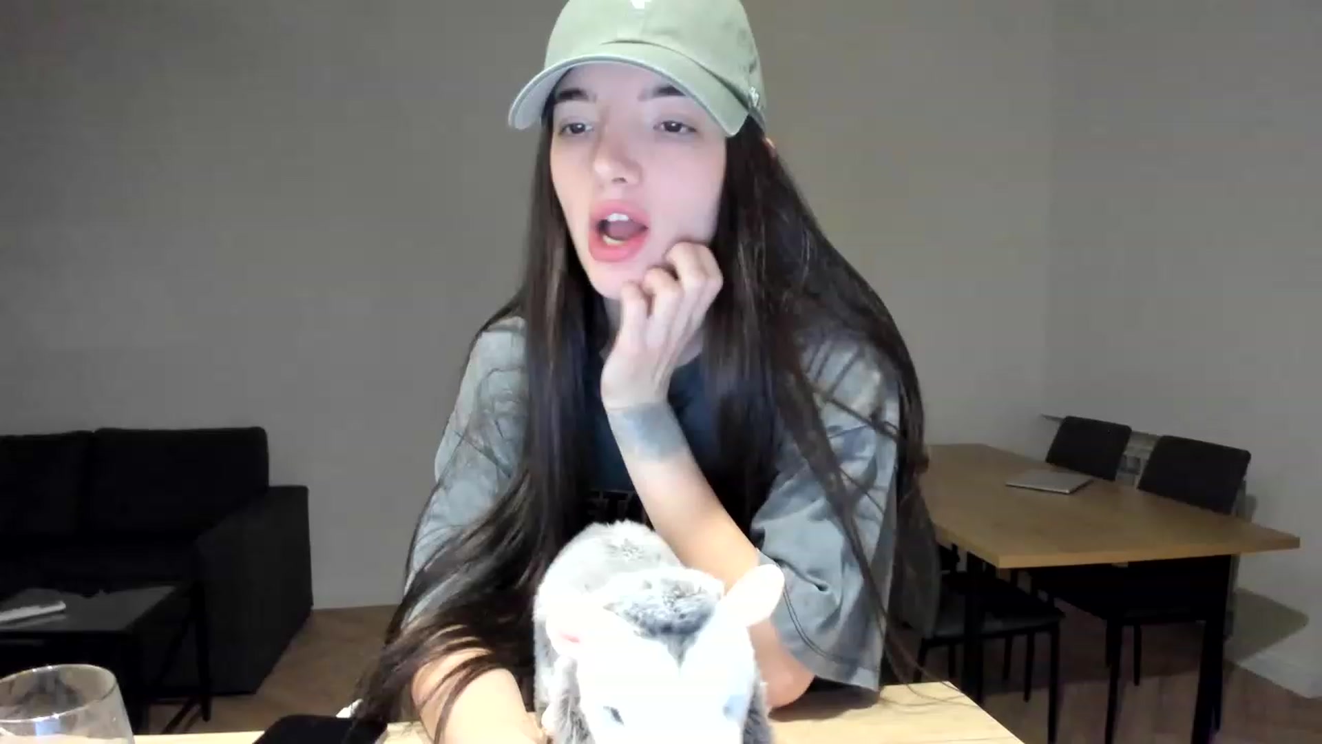 Gallery image thumbnail from SweetKlem's myfreecams stream on, 11/22/2022, 20:33 image 6 of 20