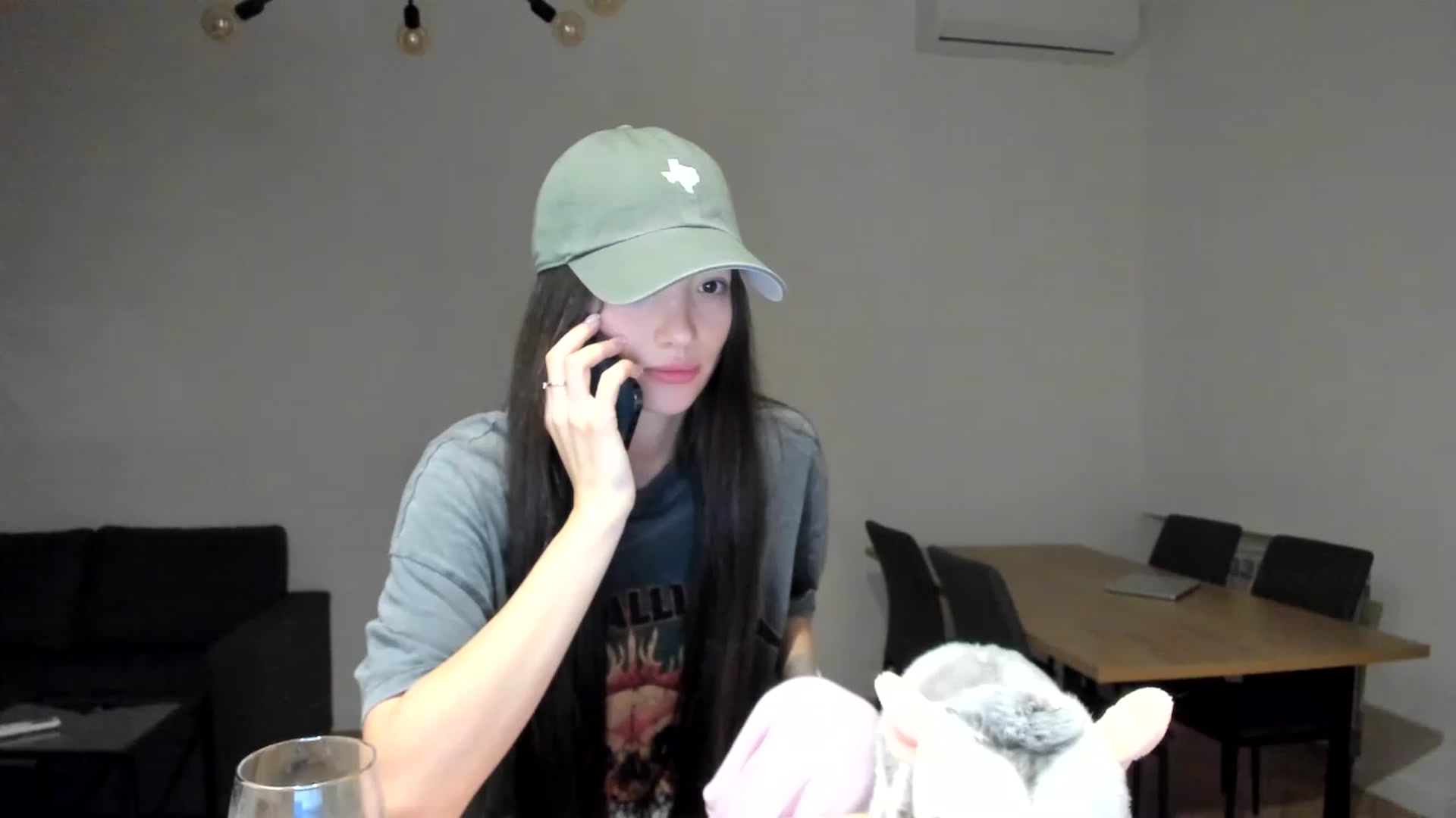 Gallery image thumbnail from SweetKlem's myfreecams stream on, 11/22/2022, 20:33 image 9 of 20
