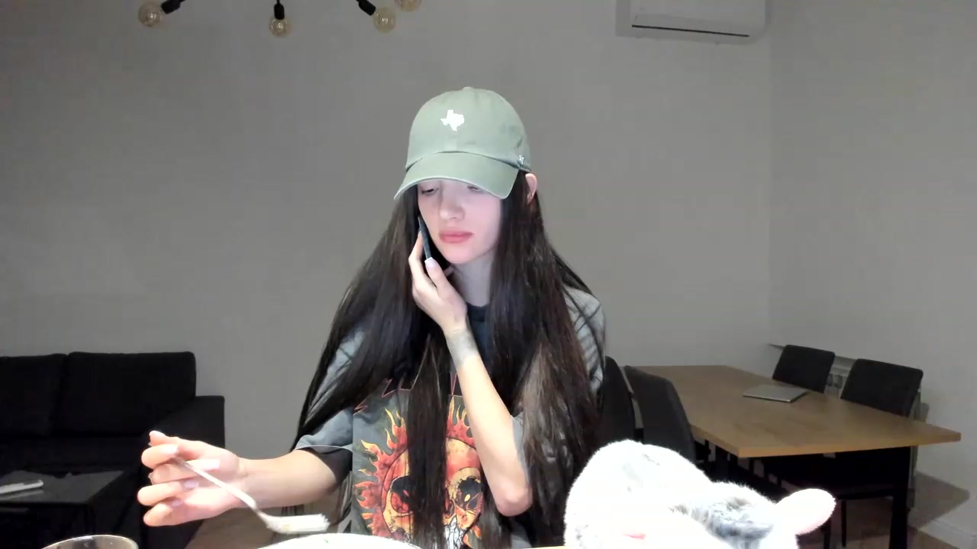 Gallery image thumbnail from SweetKlem's myfreecams stream on, 11/22/2022, 20:33 image 14 of 20