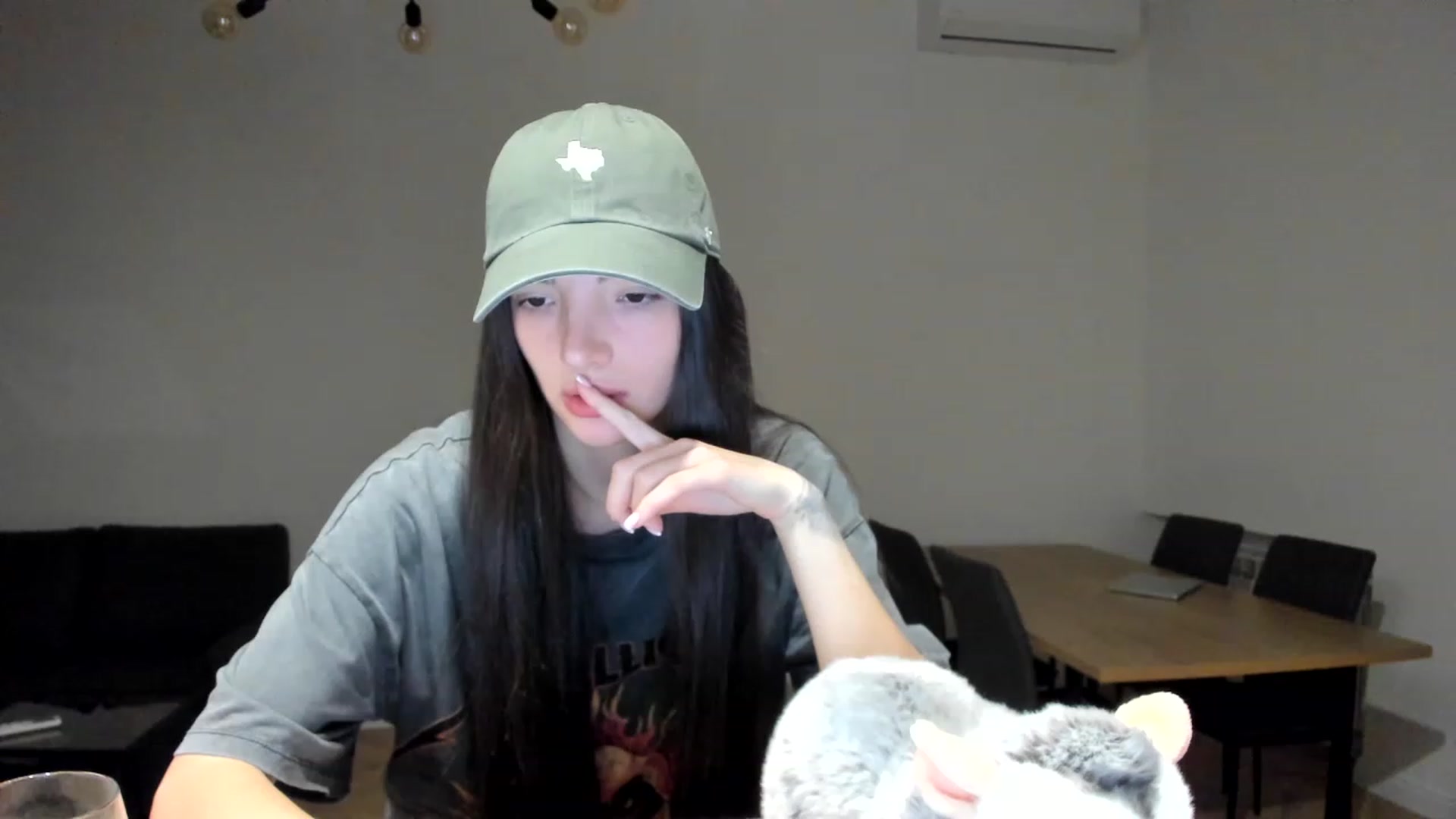 Gallery image thumbnail from SweetKlem's myfreecams stream on, 11/22/2022, 20:33 image 8 of 20