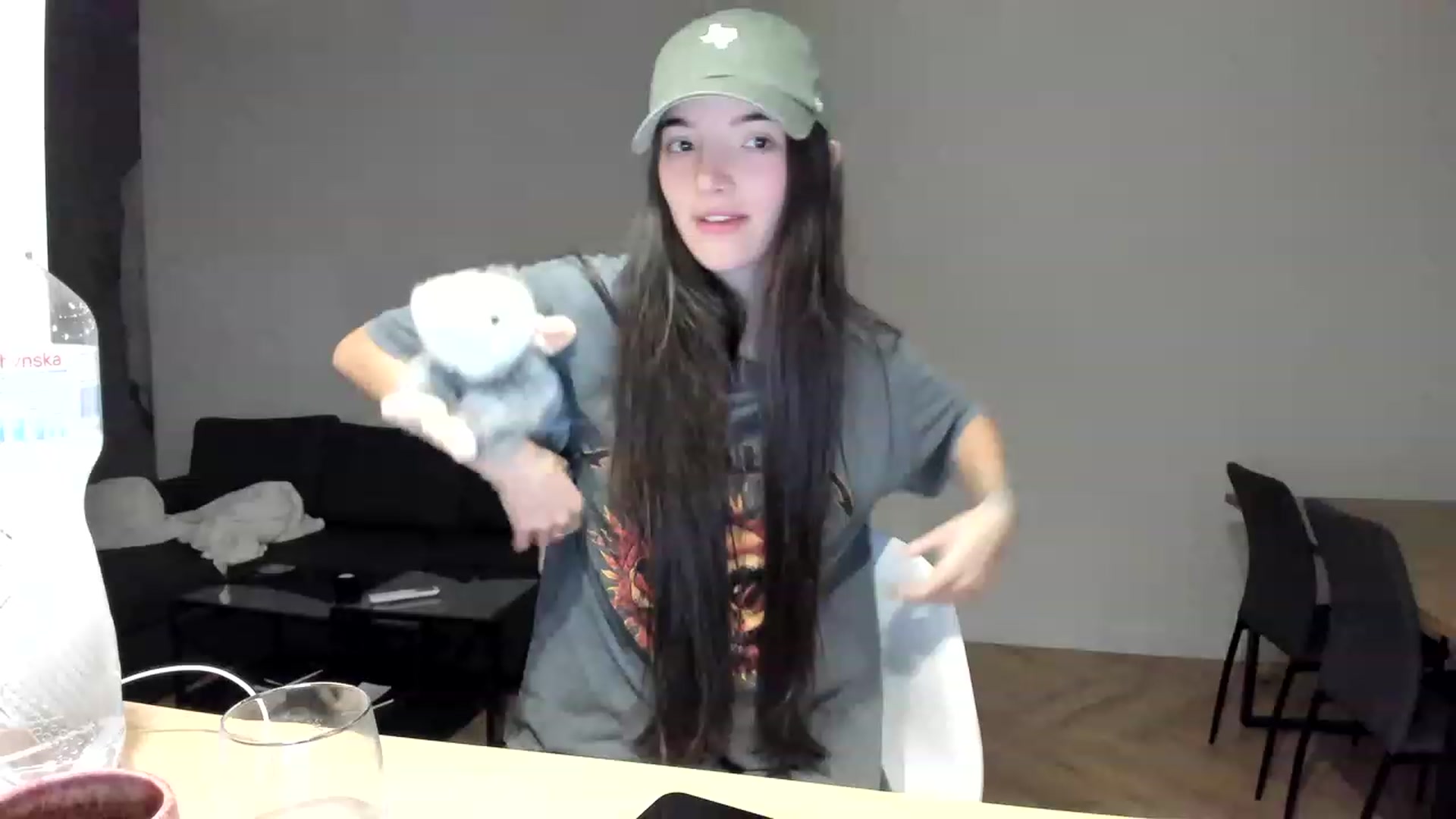Gallery image thumbnail from SweetKlem's myfreecams stream on, 11/22/2022, 22:17 image 1 of 20