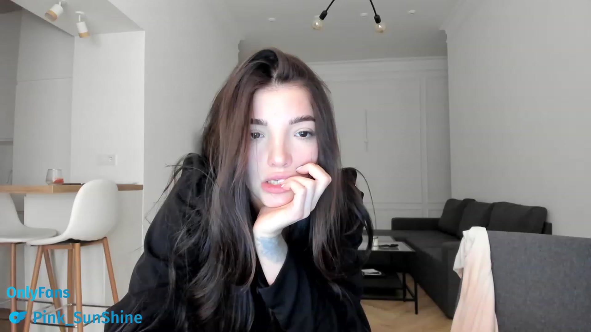 Gallery image thumbnail from SweetKlem's myfreecams stream on, 12/03/2022, 24:07 image 10 of 20