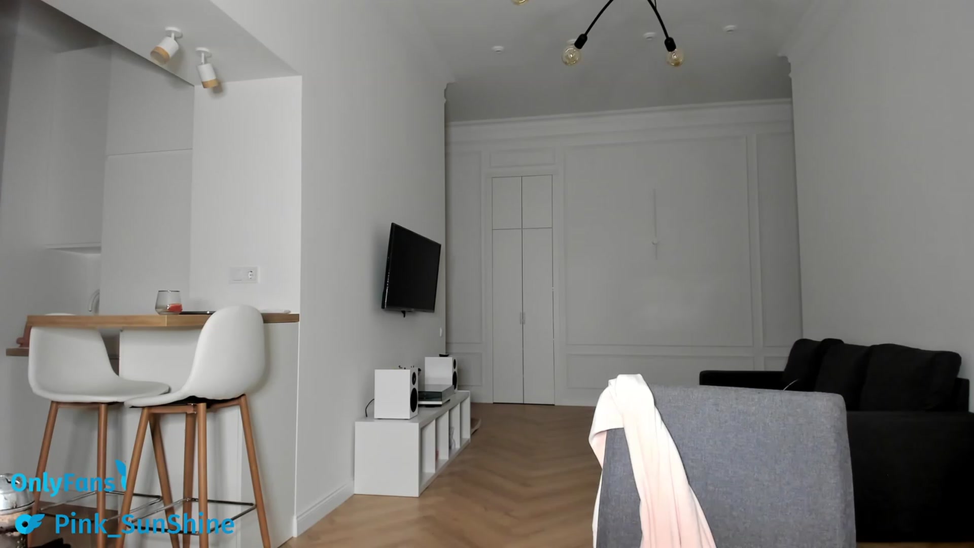 Gallery image thumbnail from SweetKlem's myfreecams stream on, 12/03/2022, 24:07 image 2 of 20