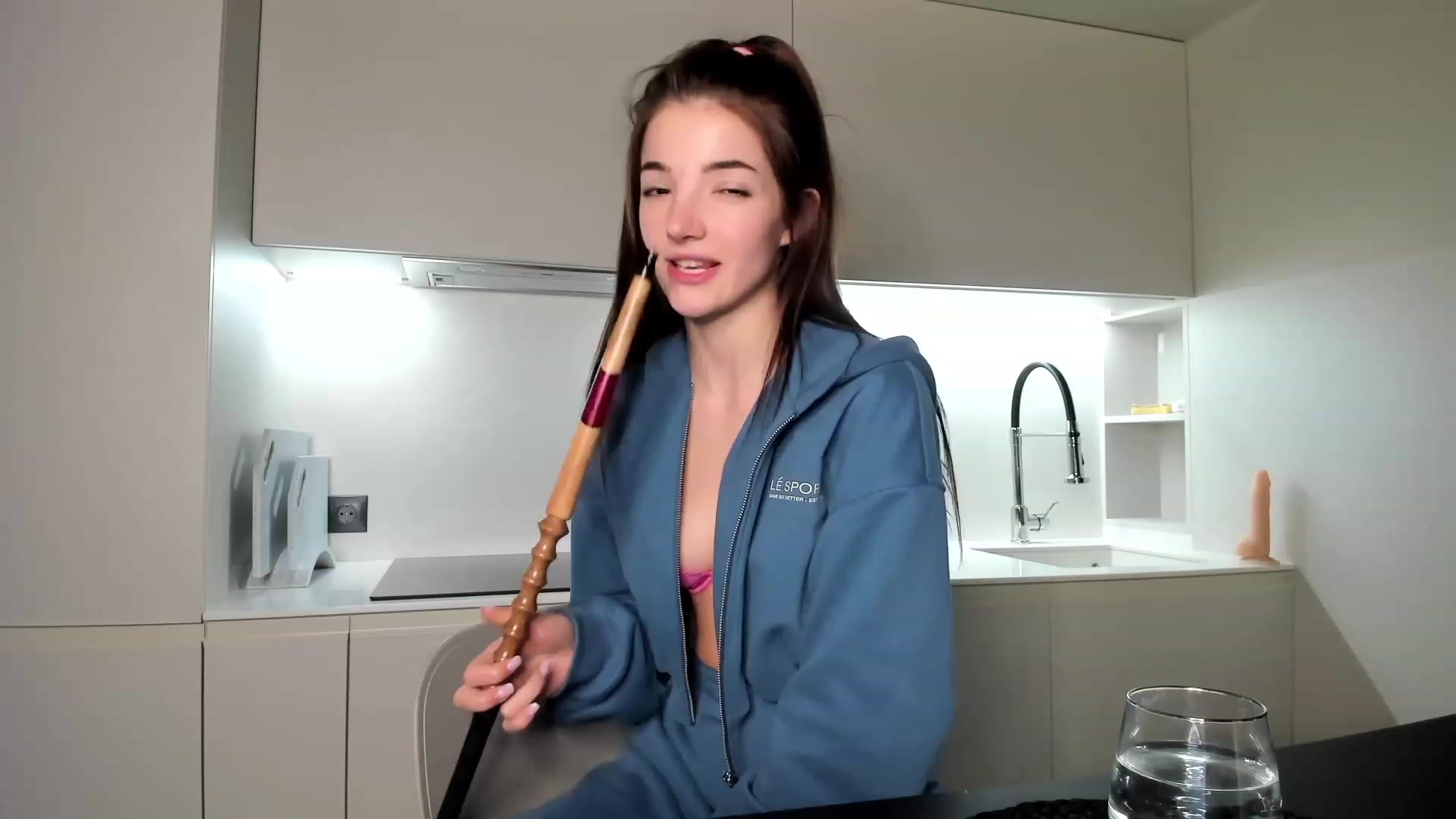 Gallery image thumbnail from SweetKlem's myfreecams stream on, 01/12/2023, 17:21 image 13 of 20