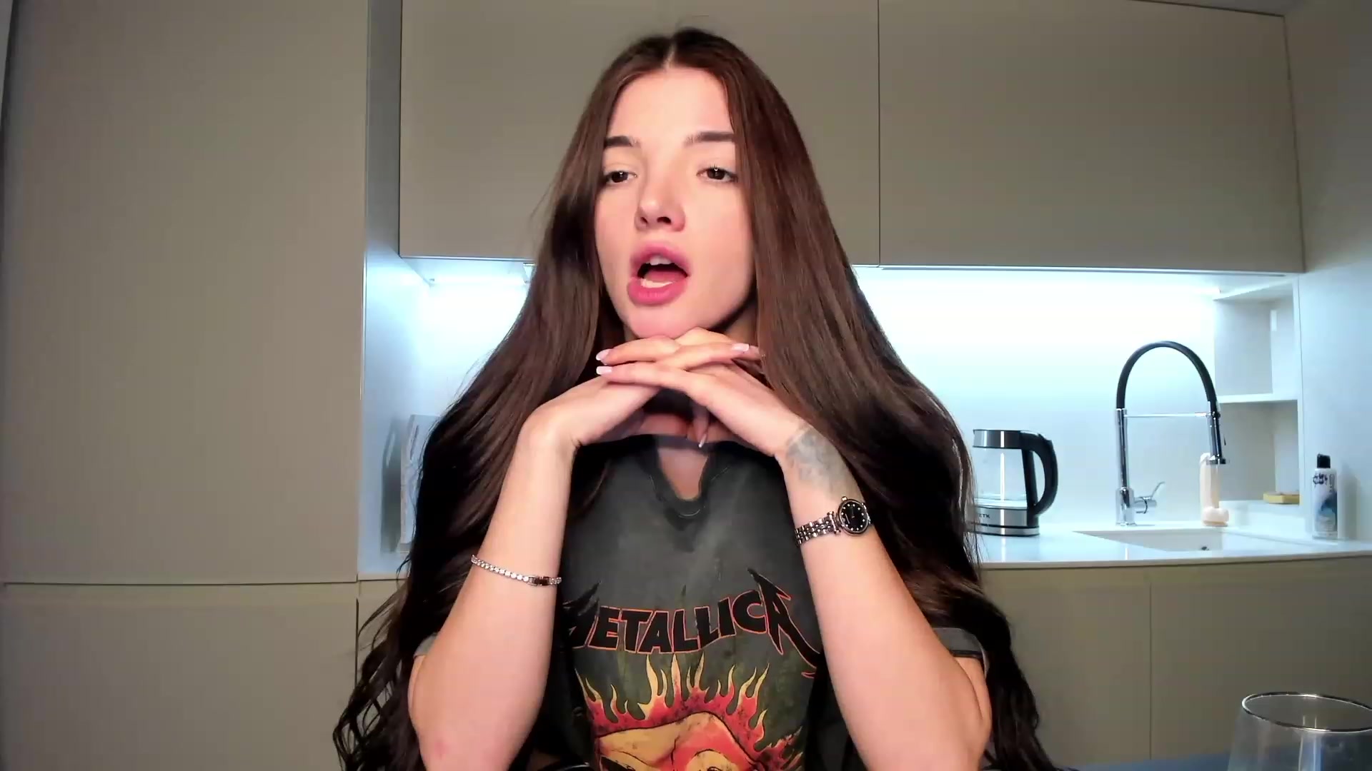 Gallery image thumbnail from SweetKlem's myfreecams stream on, 01/13/2023, 19:37 image 17 of 20