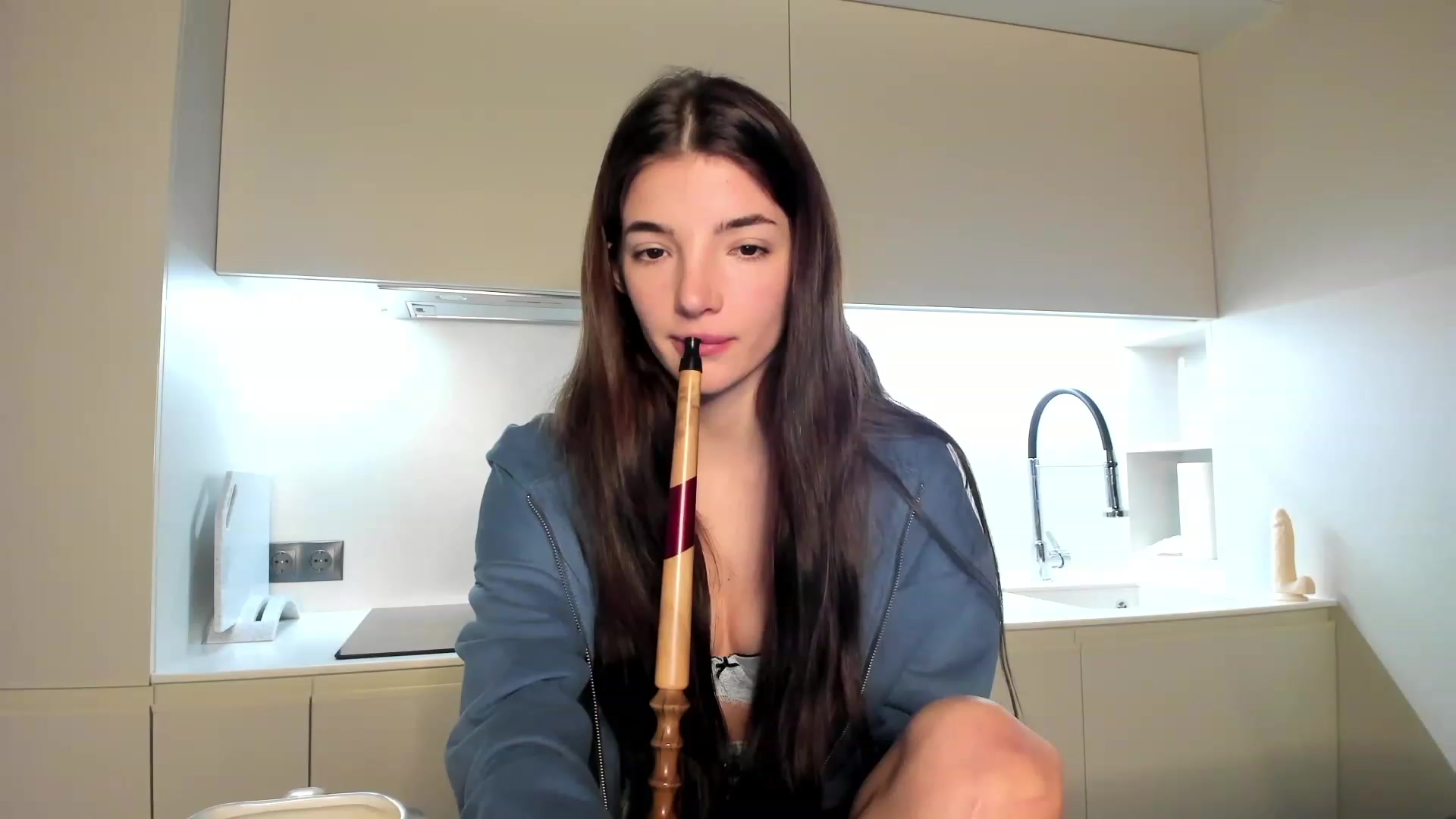Gallery image thumbnail from SweetKlem's myfreecams stream on, 01/17/2023, 19:05 image 8 of 20