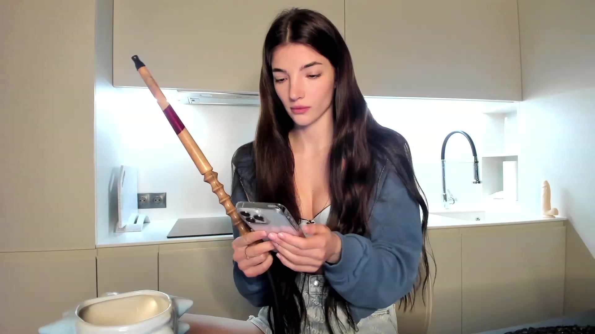 Gallery image thumbnail from SweetKlem's myfreecams stream on, 01/17/2023, 19:05 image 6 of 20