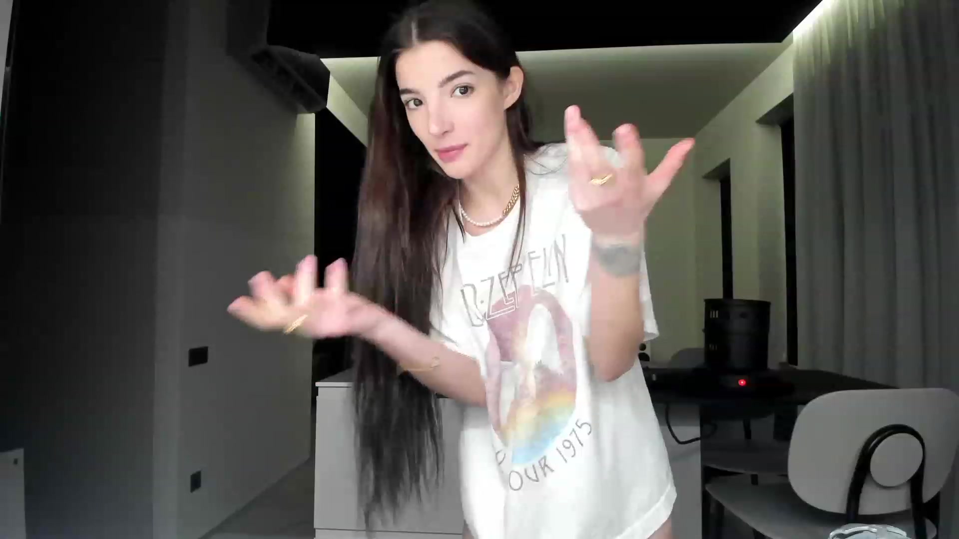 Gallery image thumbnail from SweetKlem's myfreecams stream on, 01/25/2023, 20:16 image 2 of 20