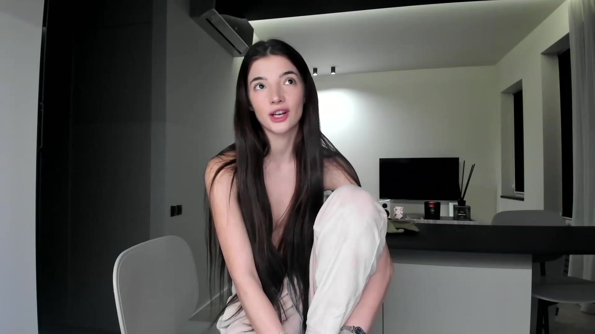 Gallery image thumbnail from SweetKlem's myfreecams stream on, 02/03/2023, 03:21 image 20 of 20
