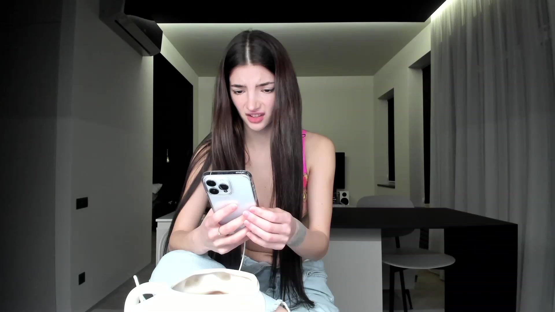 Gallery image thumbnail from SweetKlem's myfreecams stream on, 02/03/2023, 20:02 image 15 of 20